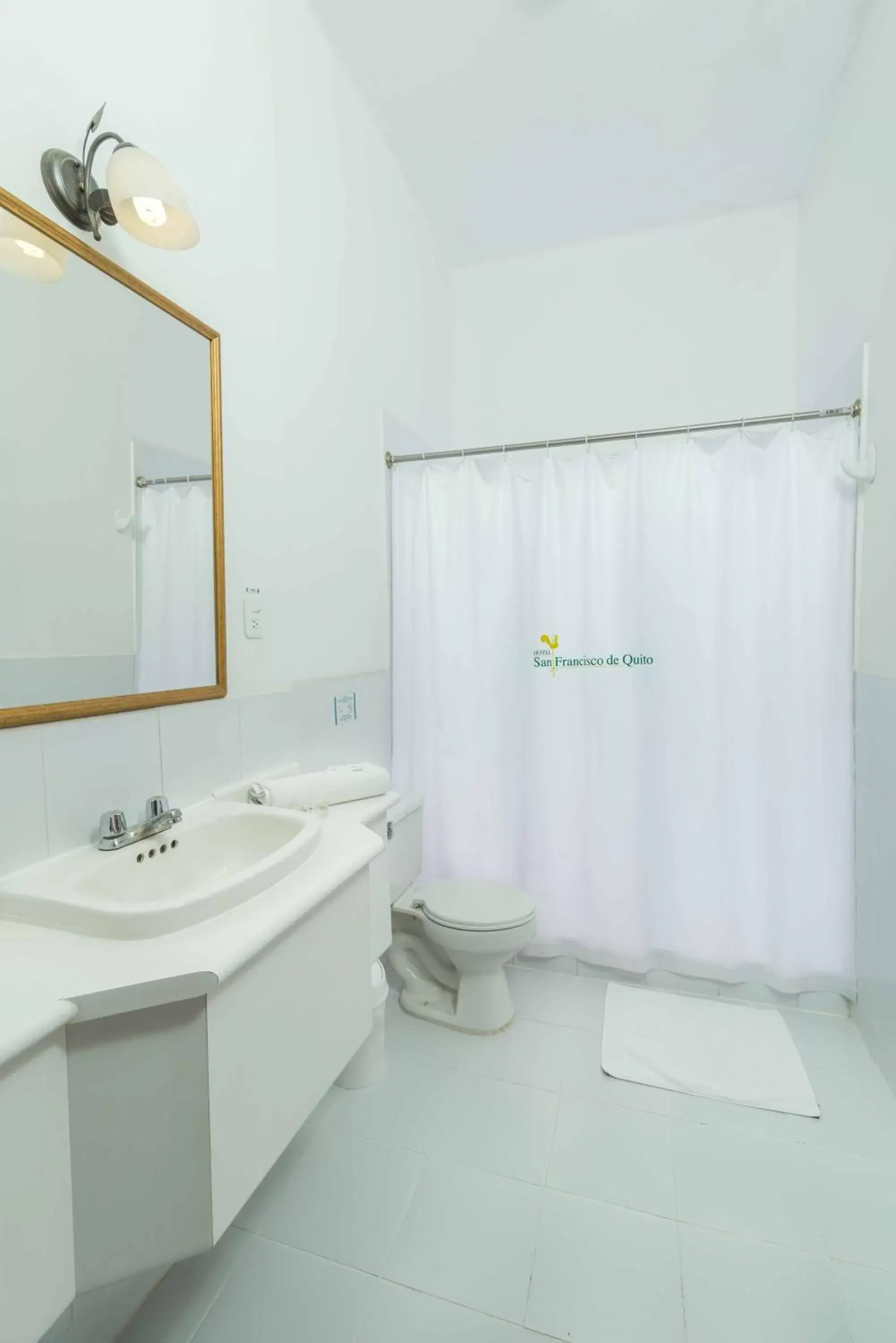 Twin Room in Hotel San Francisco De Quito Twin Room in Hotel San Francisco De Quito