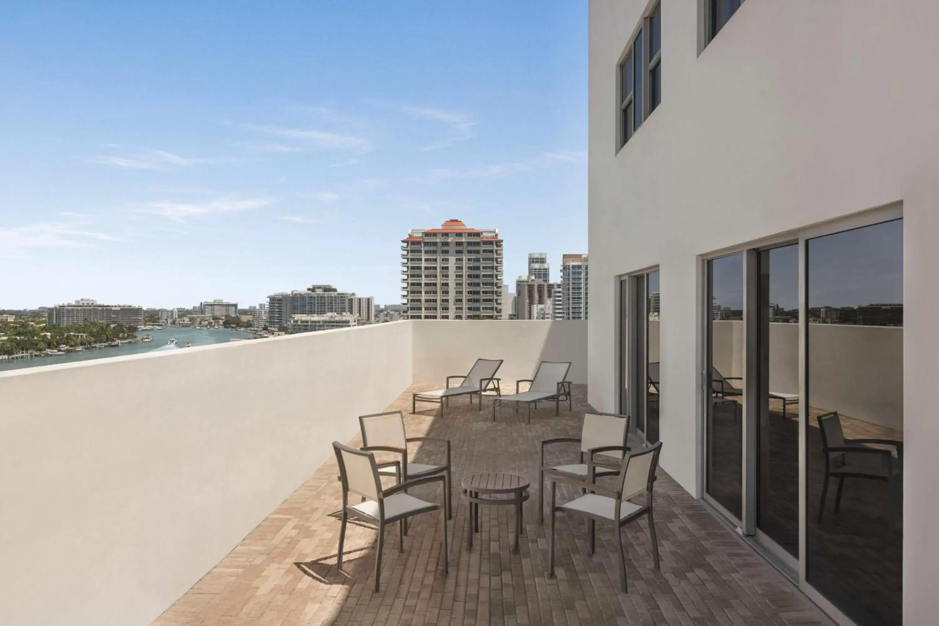 View (from property/room), Balcony/Terrace in Hilton Cabana Miami Beach