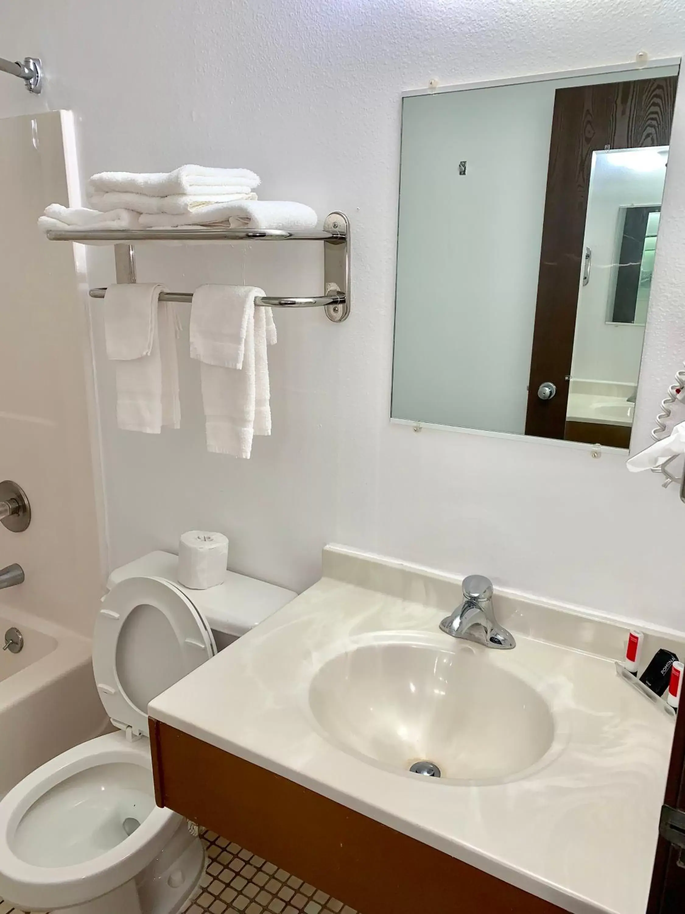 Bathroom in Americas Best Value Inn and Suites Sidney
