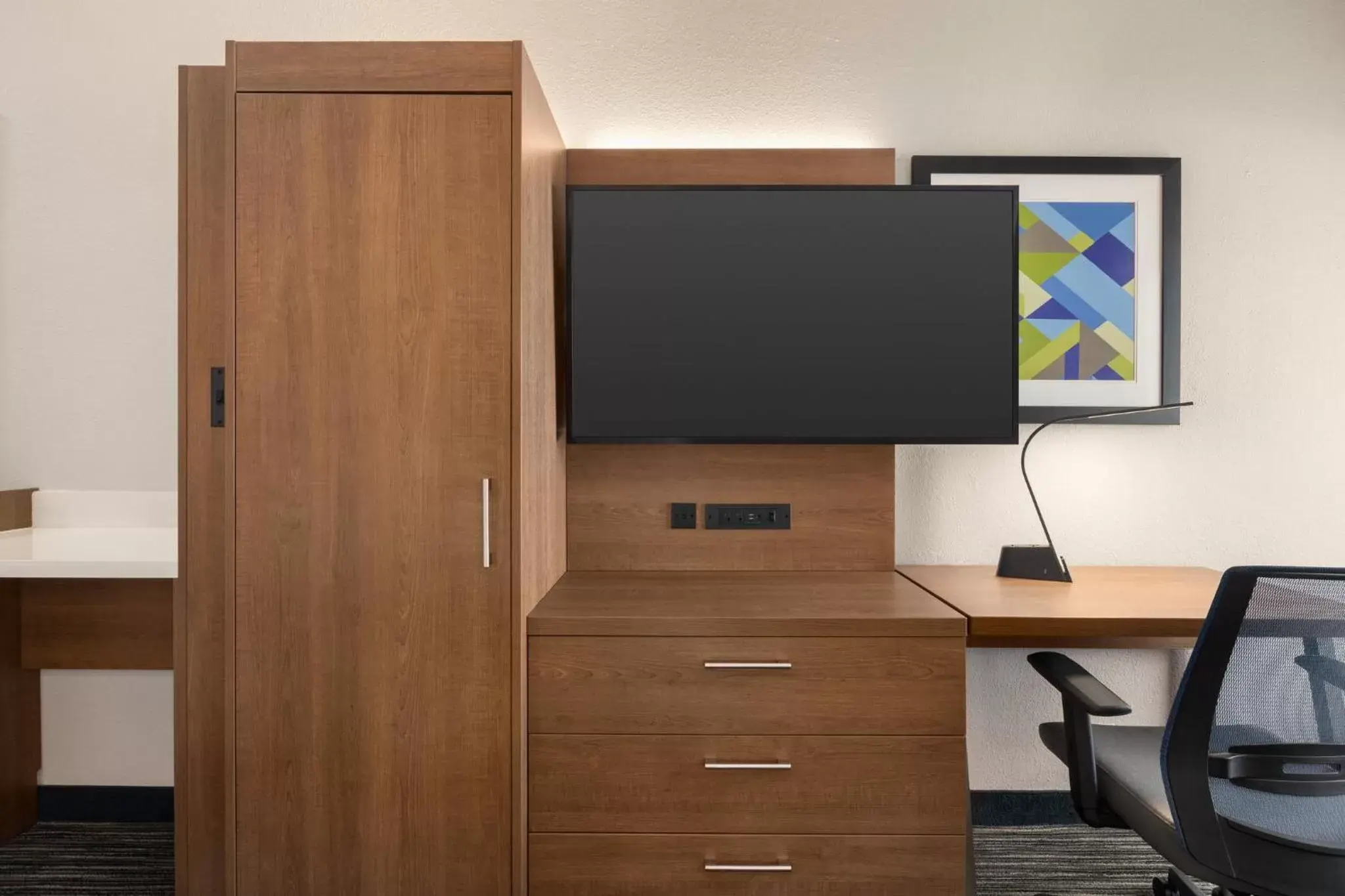 Photo of the whole room in Holiday Inn Express Vero Beach-West I-95 by IHG Photo of the whole room in Holiday Inn Express Vero Beach-West I-95 by IHG