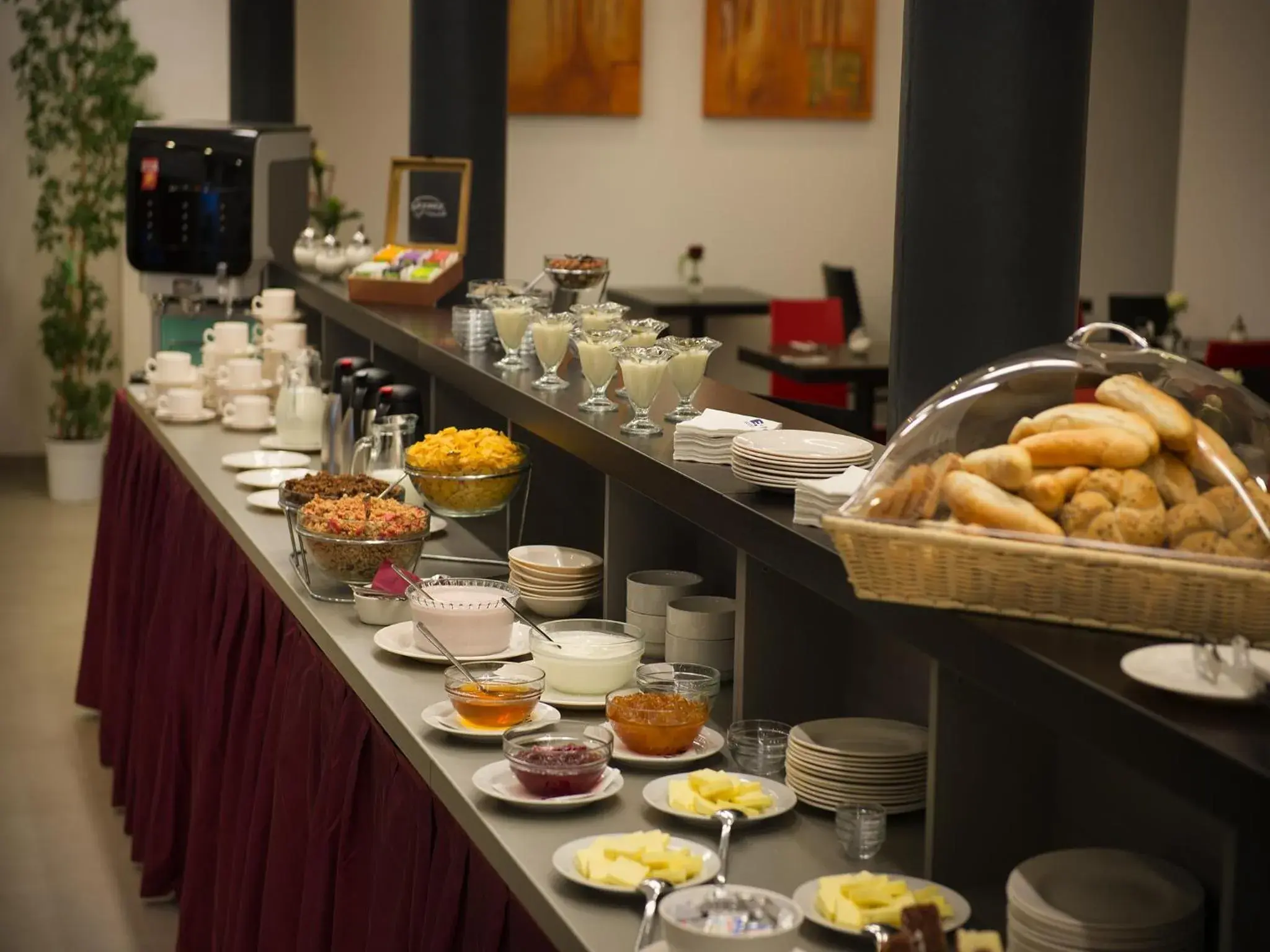 Buffet breakfast in EA Business Hotel Jihlava