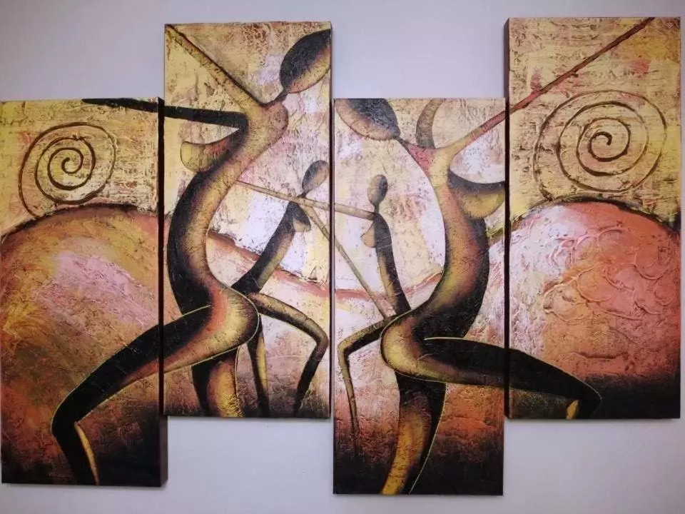 Decorative detail in Korbaylen Estate