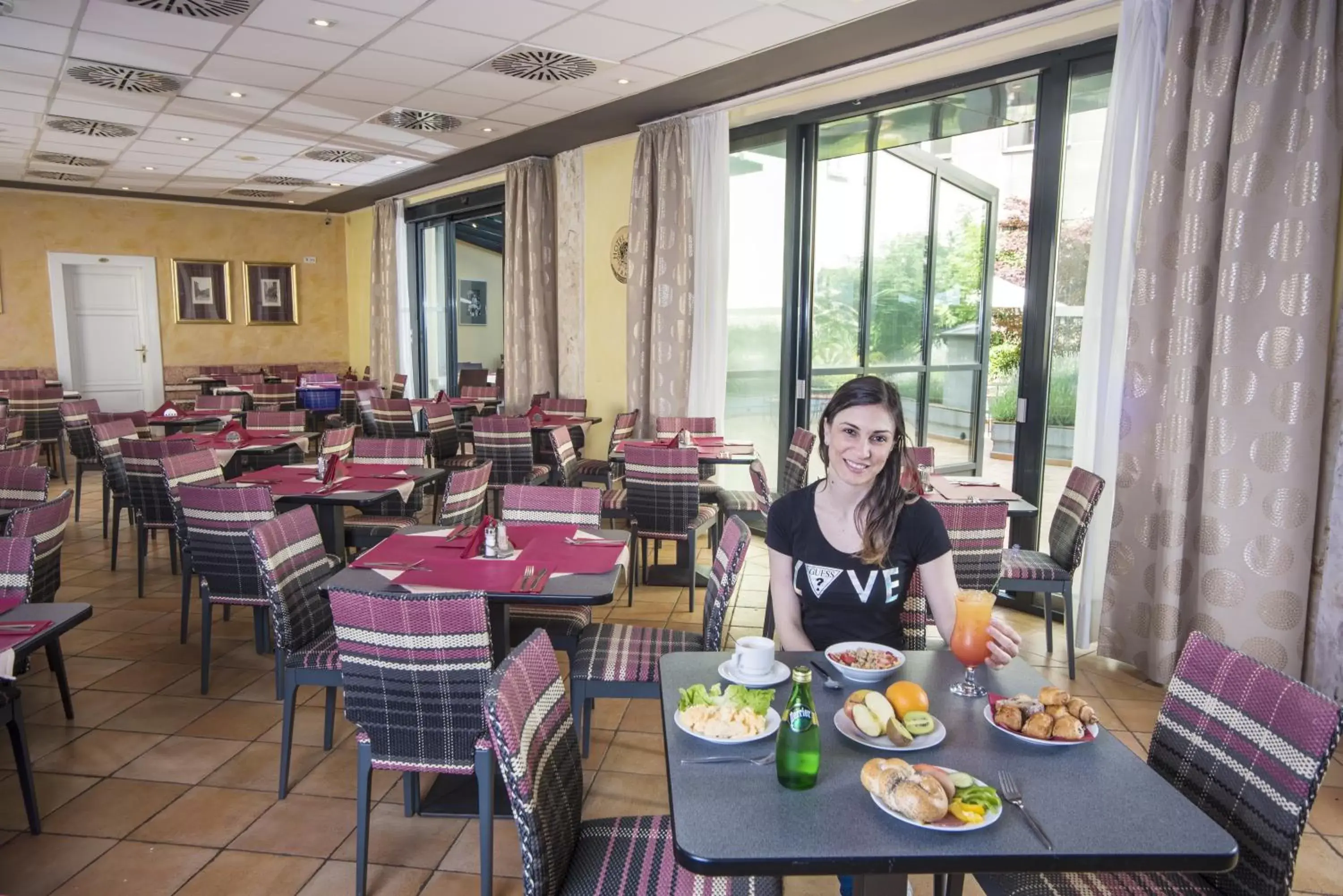 Restaurant/Places to Eat in Hotel Roma Prague