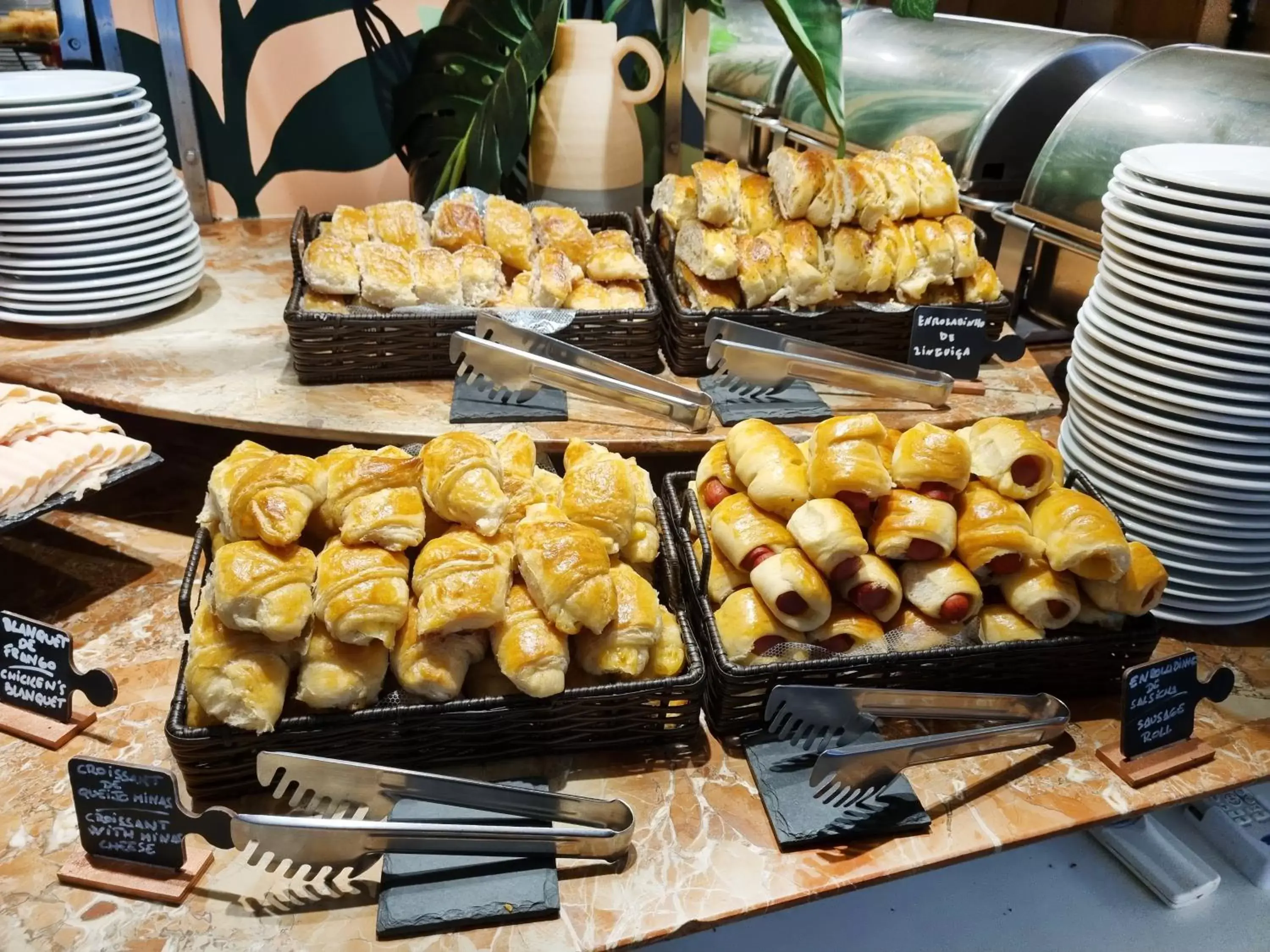 Buffet breakfast in Mirasol Copacabana Hotel Buffet breakfast in Mirasol Copacabana Hotel