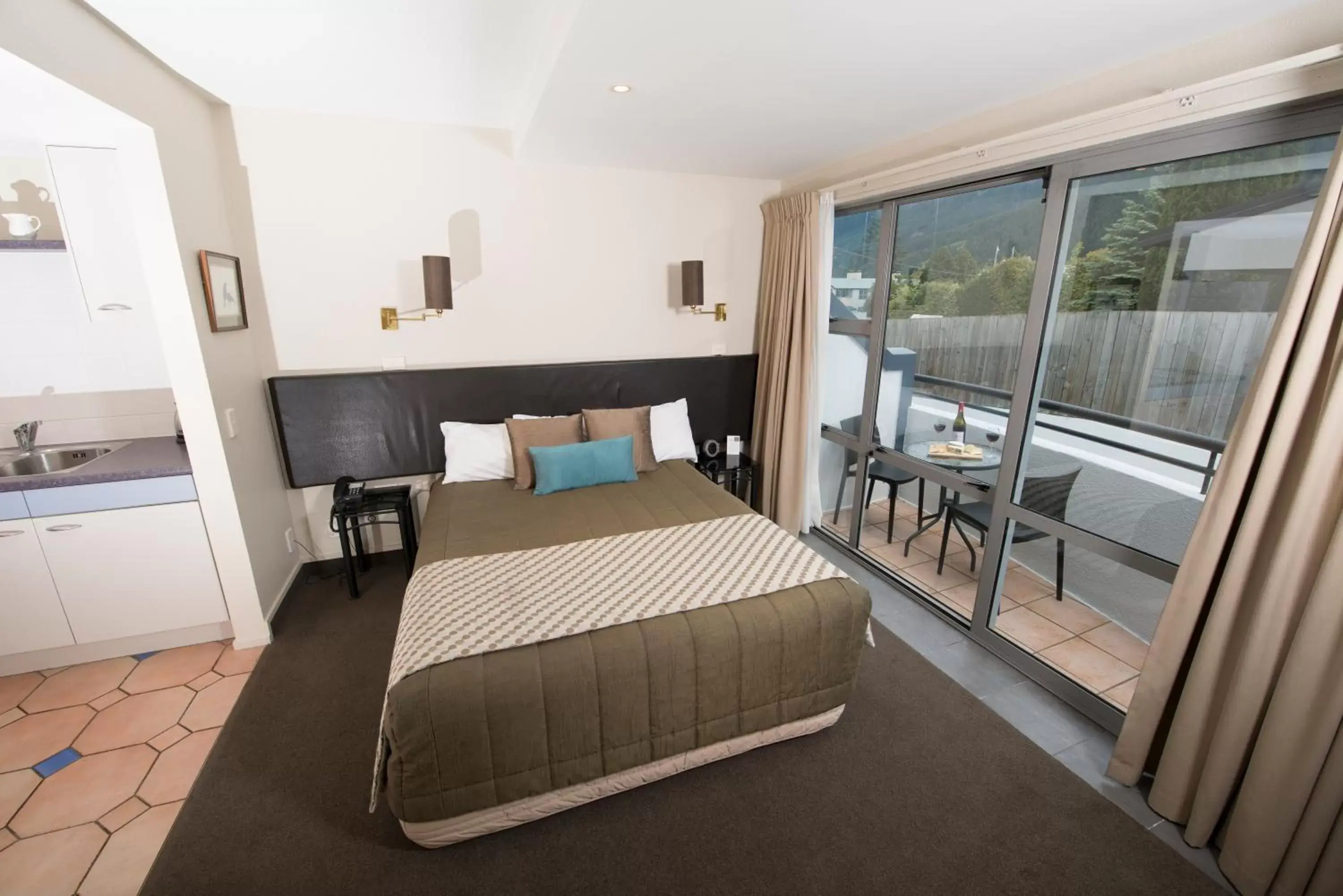 Bed in Hurley's of Queenstown Bed in Hurley's of Queenstown