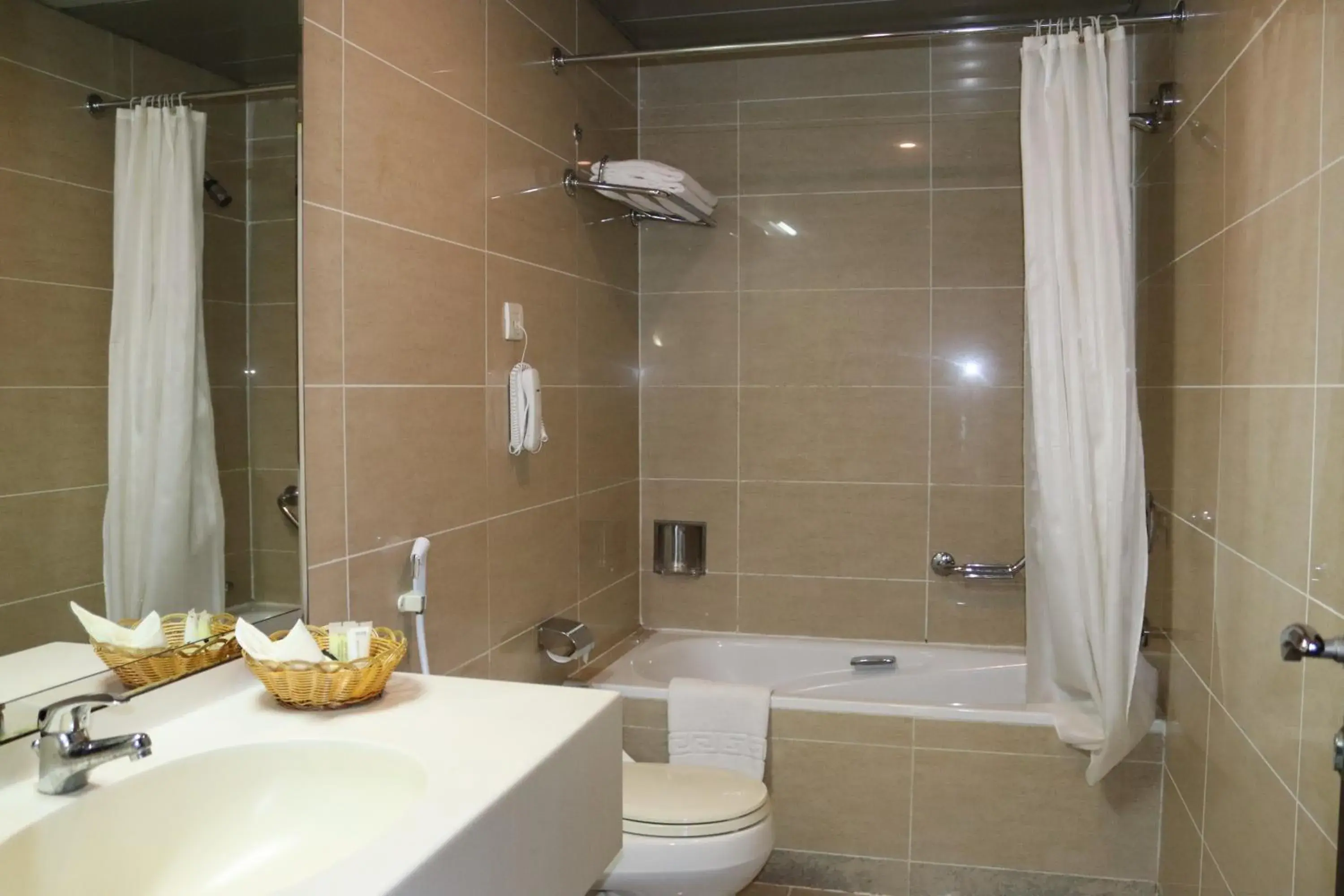 Shower, Bathroom in GSS Palace Hotel