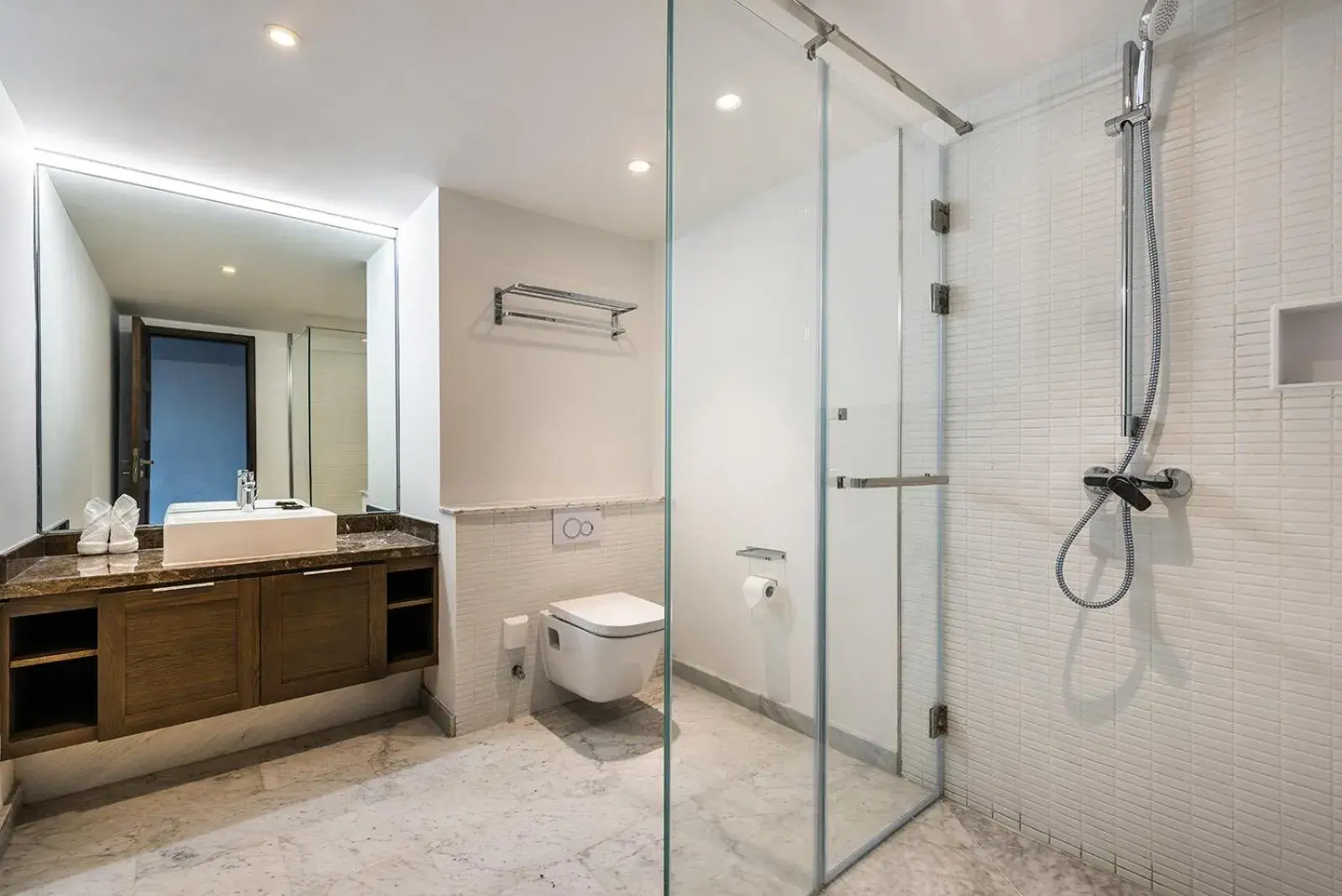 Shower, Bathroom in Novotel Suites Shanghai Hongqiao