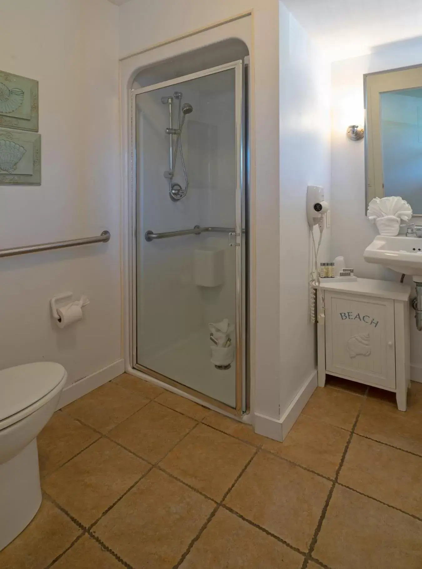 Bathroom in Beachcomber Resort at Montauk