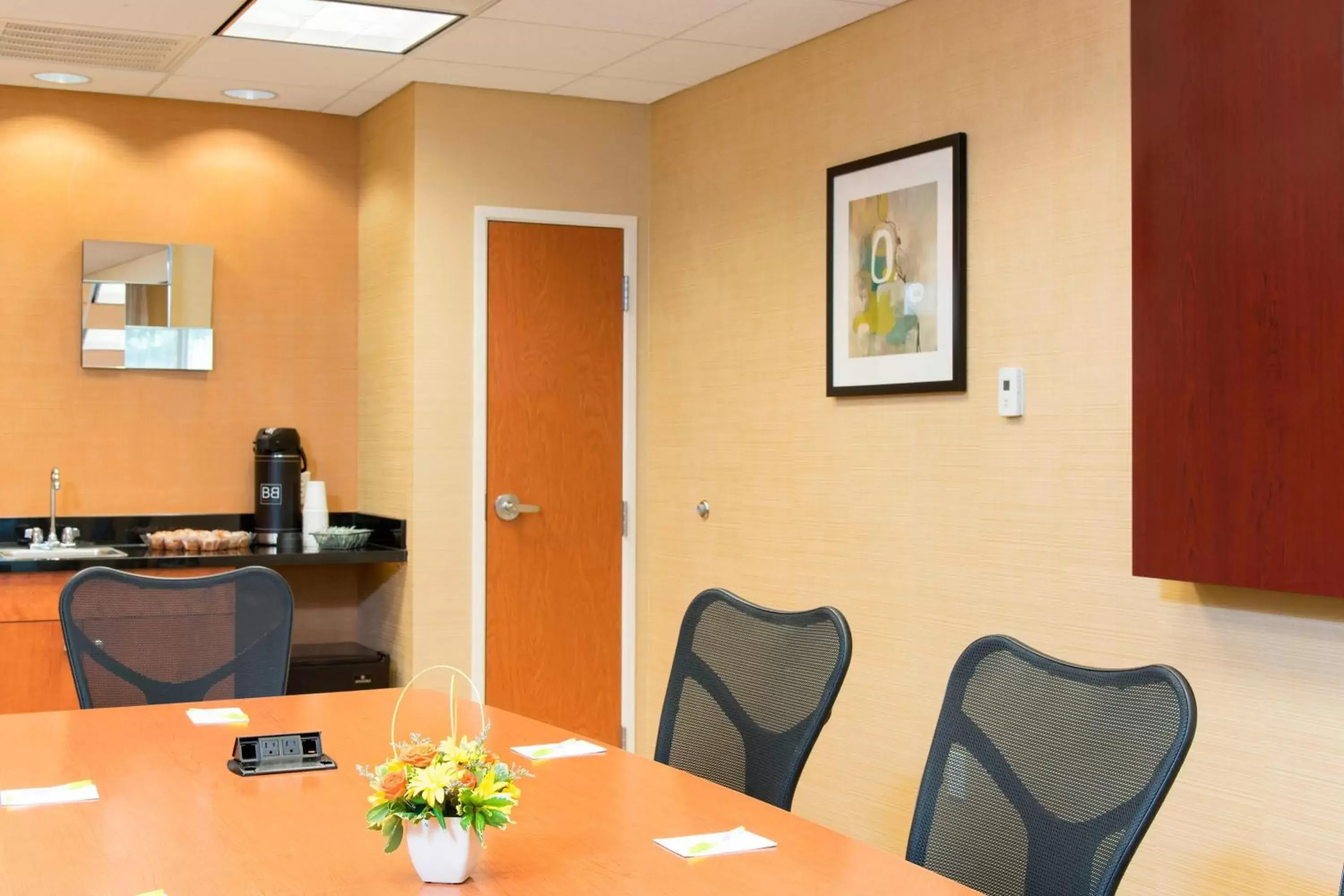 Meeting/conference room in Fairfield Inn & Suites by Marriott Omaha Downtown
