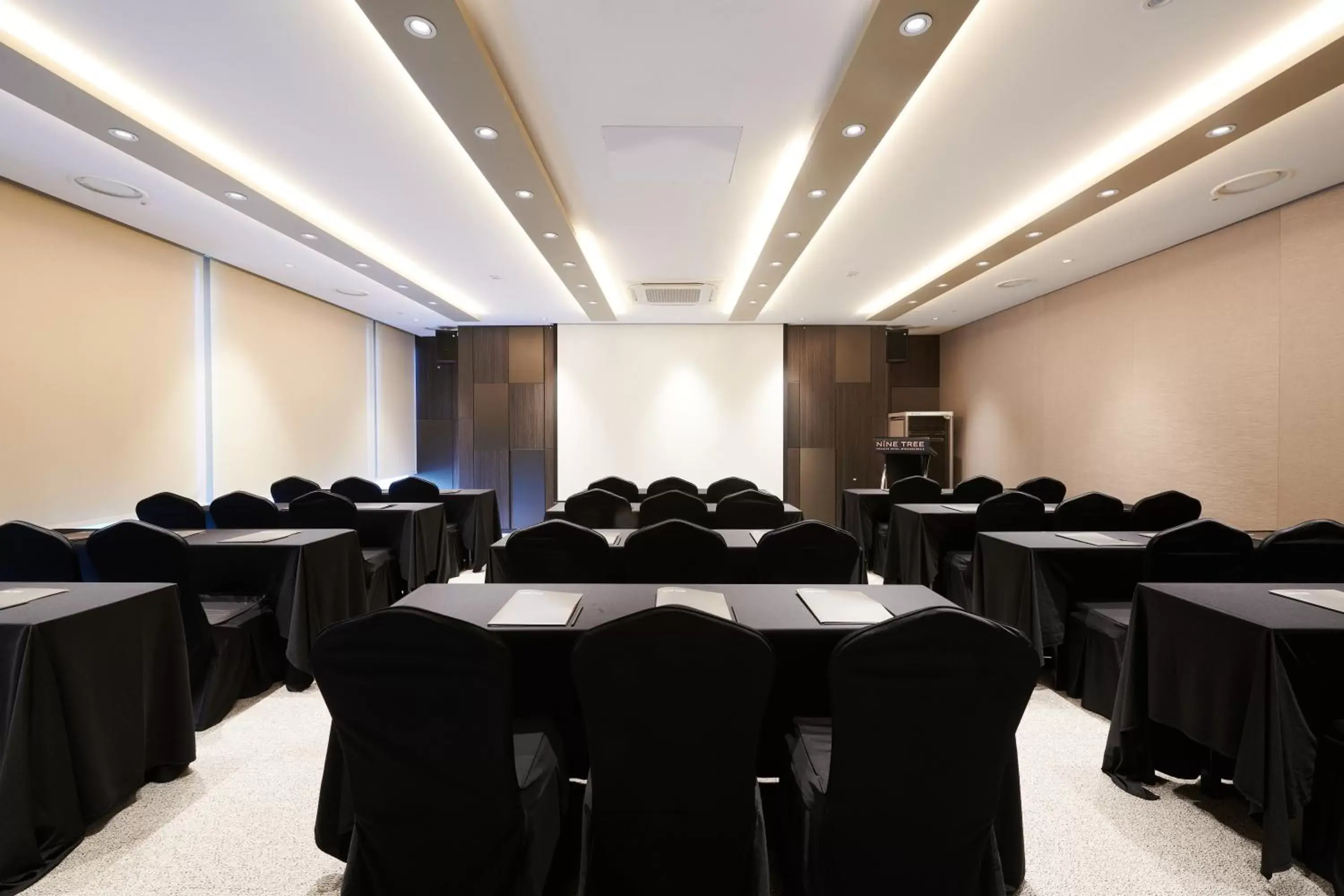 Meeting/conference room in Nine Tree Premier Hotel Myeongdong 2