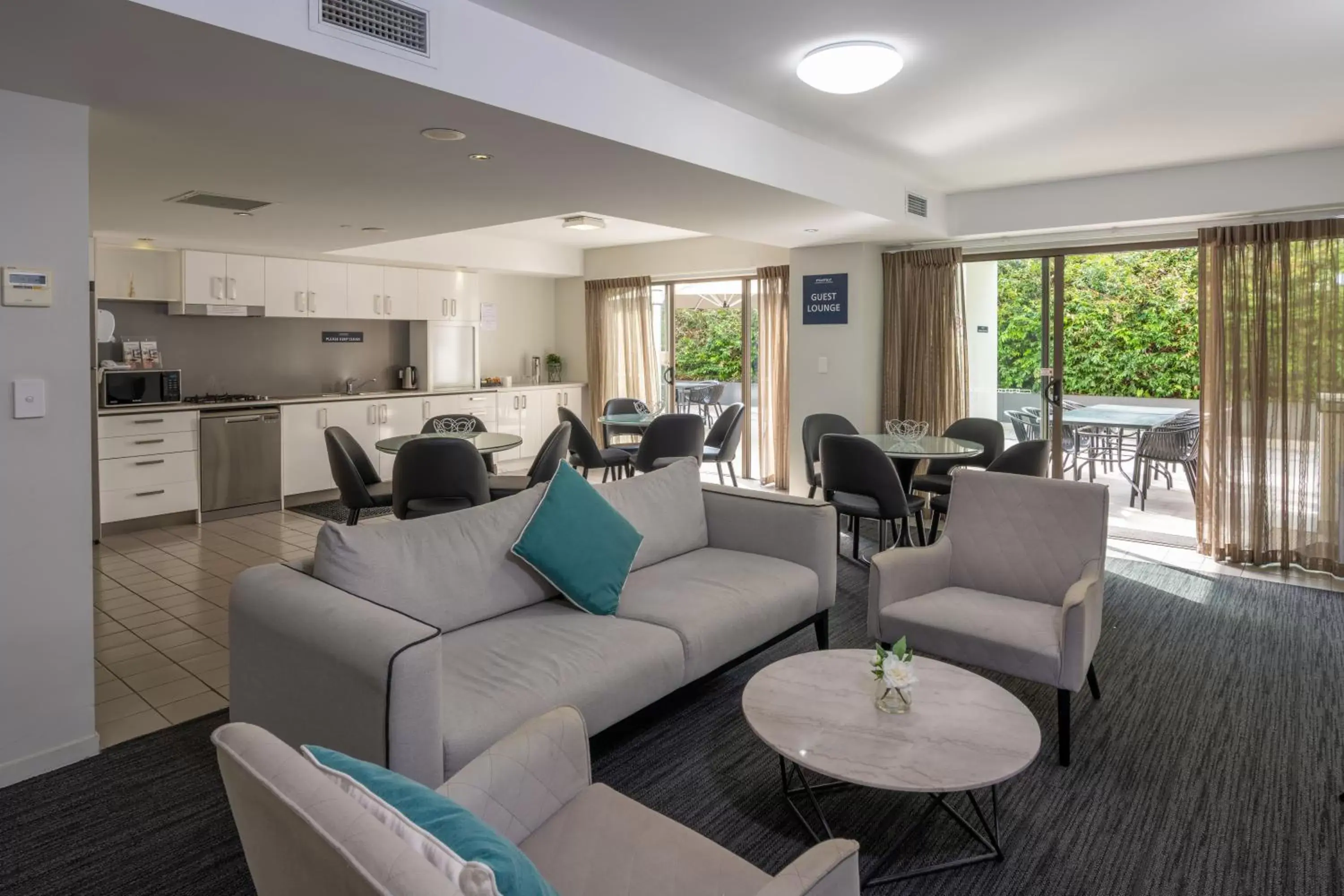 BBQ facilities, Seating Area in Essence Apartments Chermside