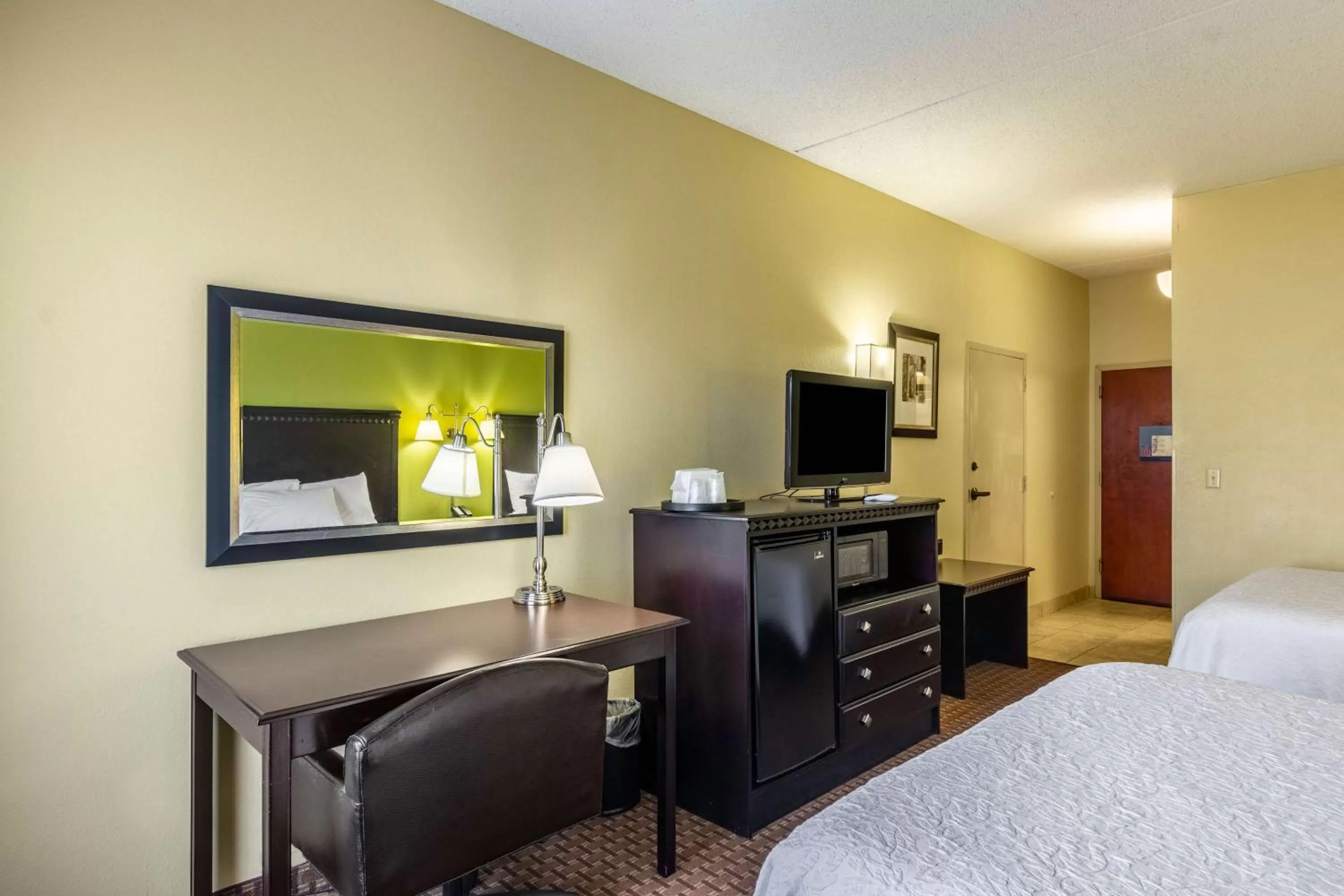 TV and multimedia, Bed in Motel 6-Conway, AR