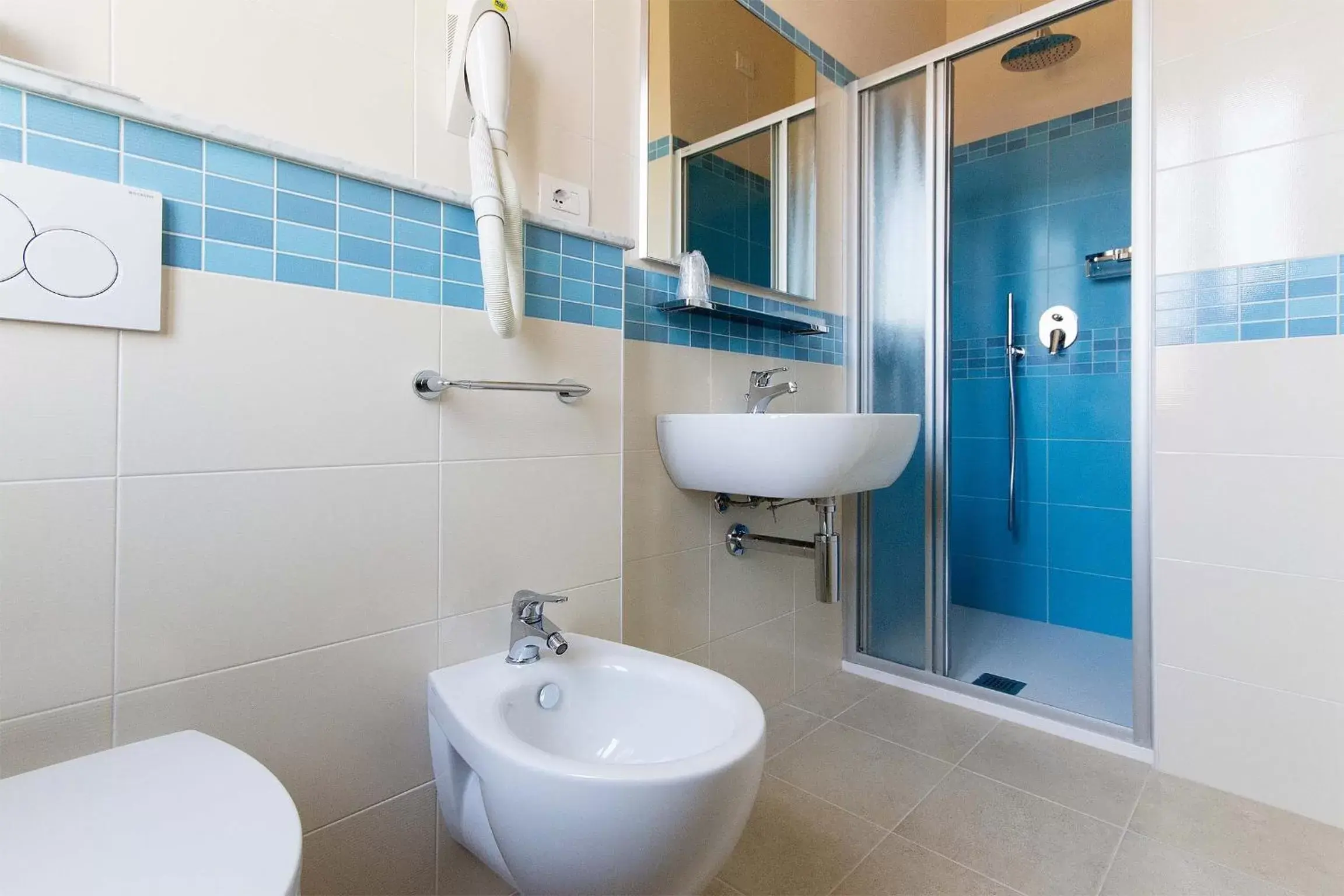 Shower, Bathroom in Hotel Villa San Giuseppe