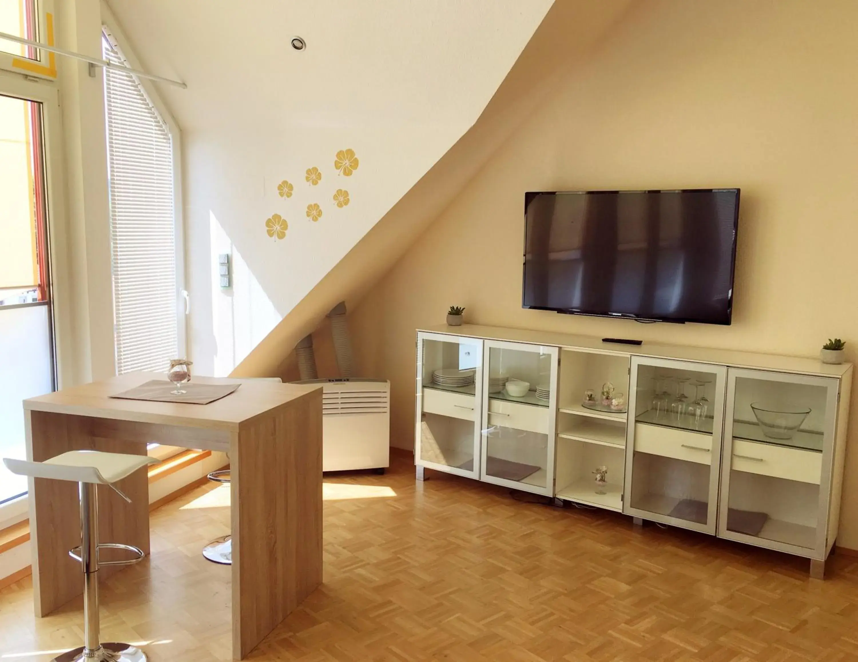 TV and multimedia, TV/Entertainment Center in Sonnenhof