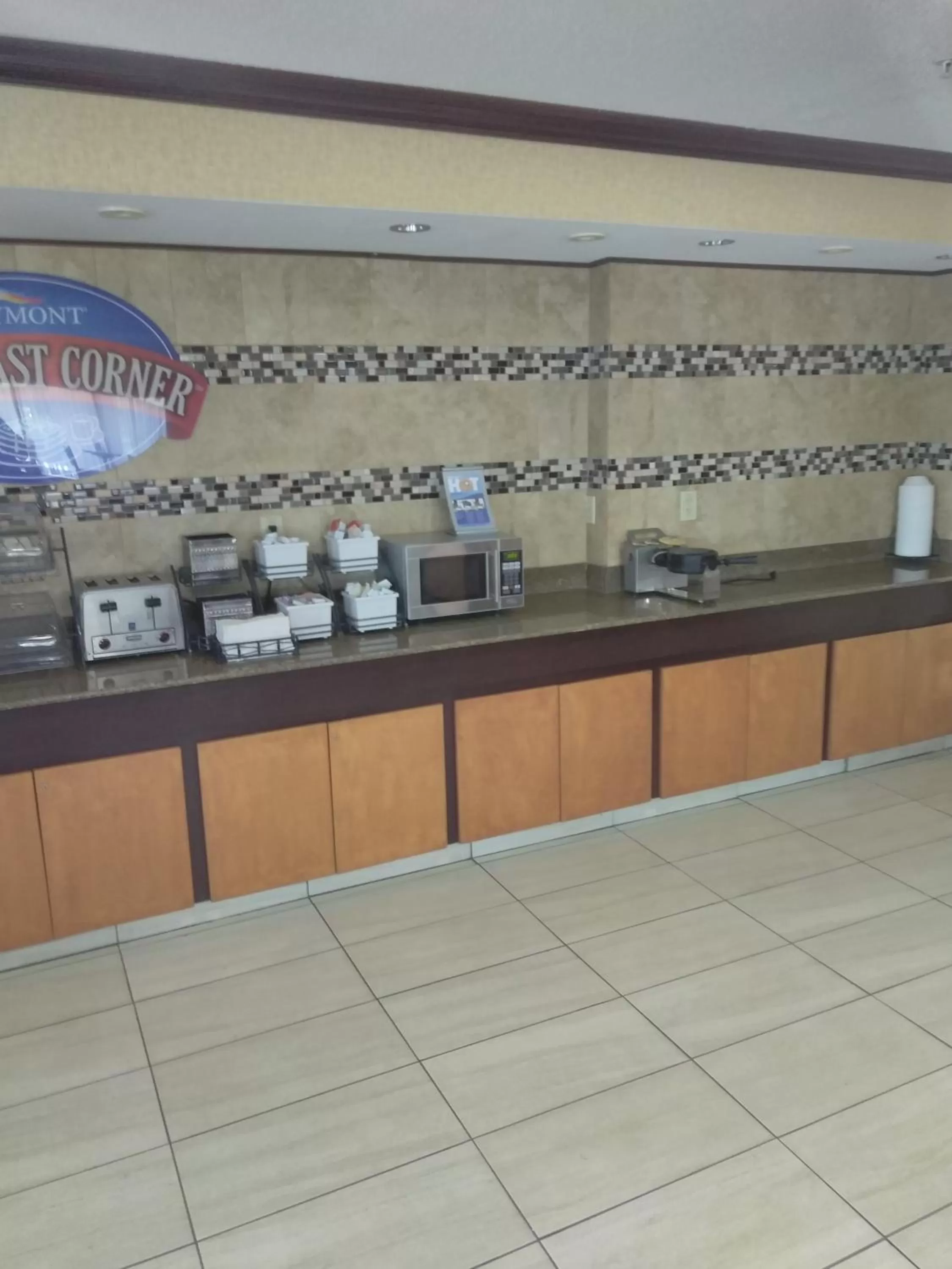 American breakfast in Baymont by Wyndham Madison Heights Detroit Area