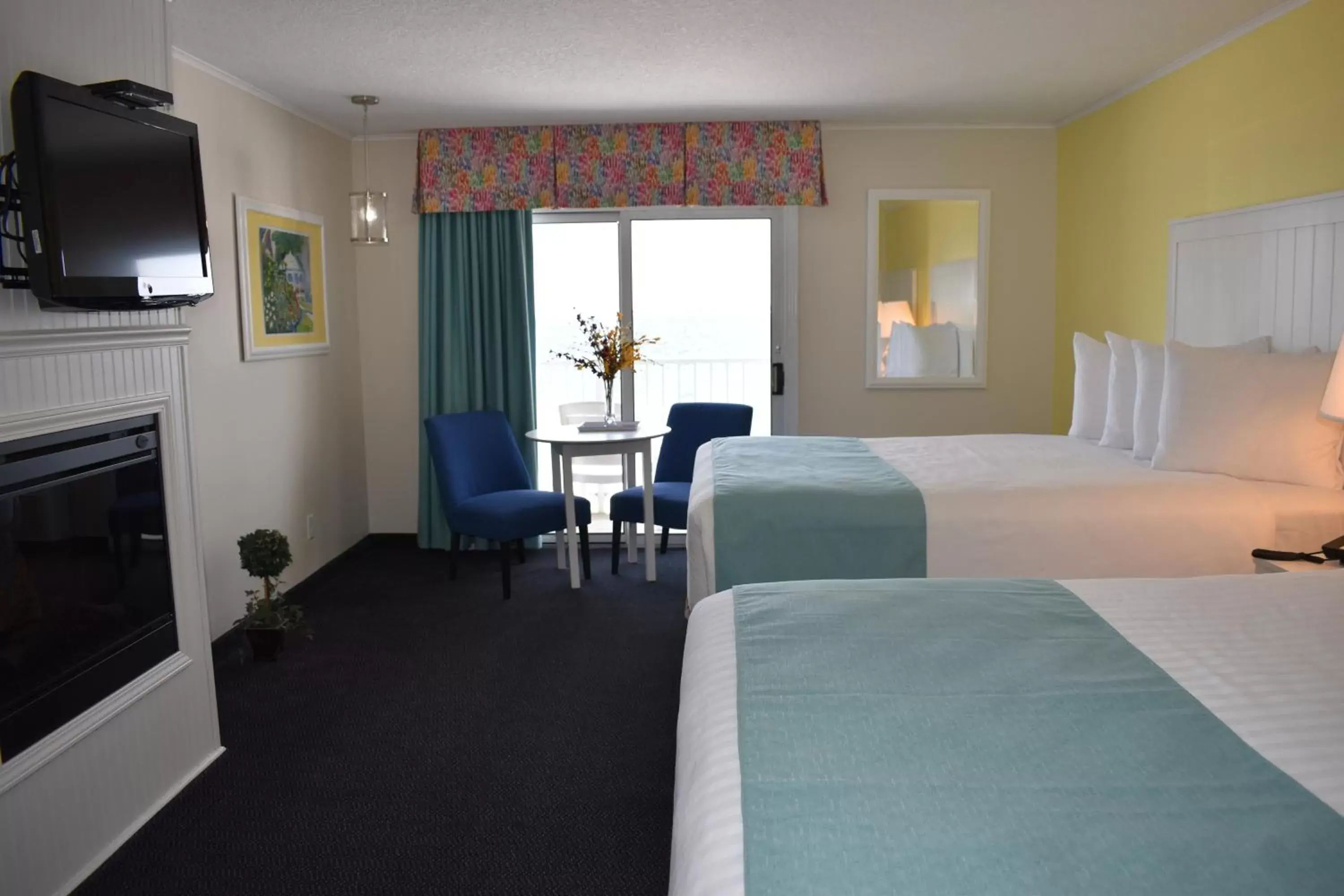 Bed in Breakers Resort - Lakeside Bed in Breakers Resort - Lakeside