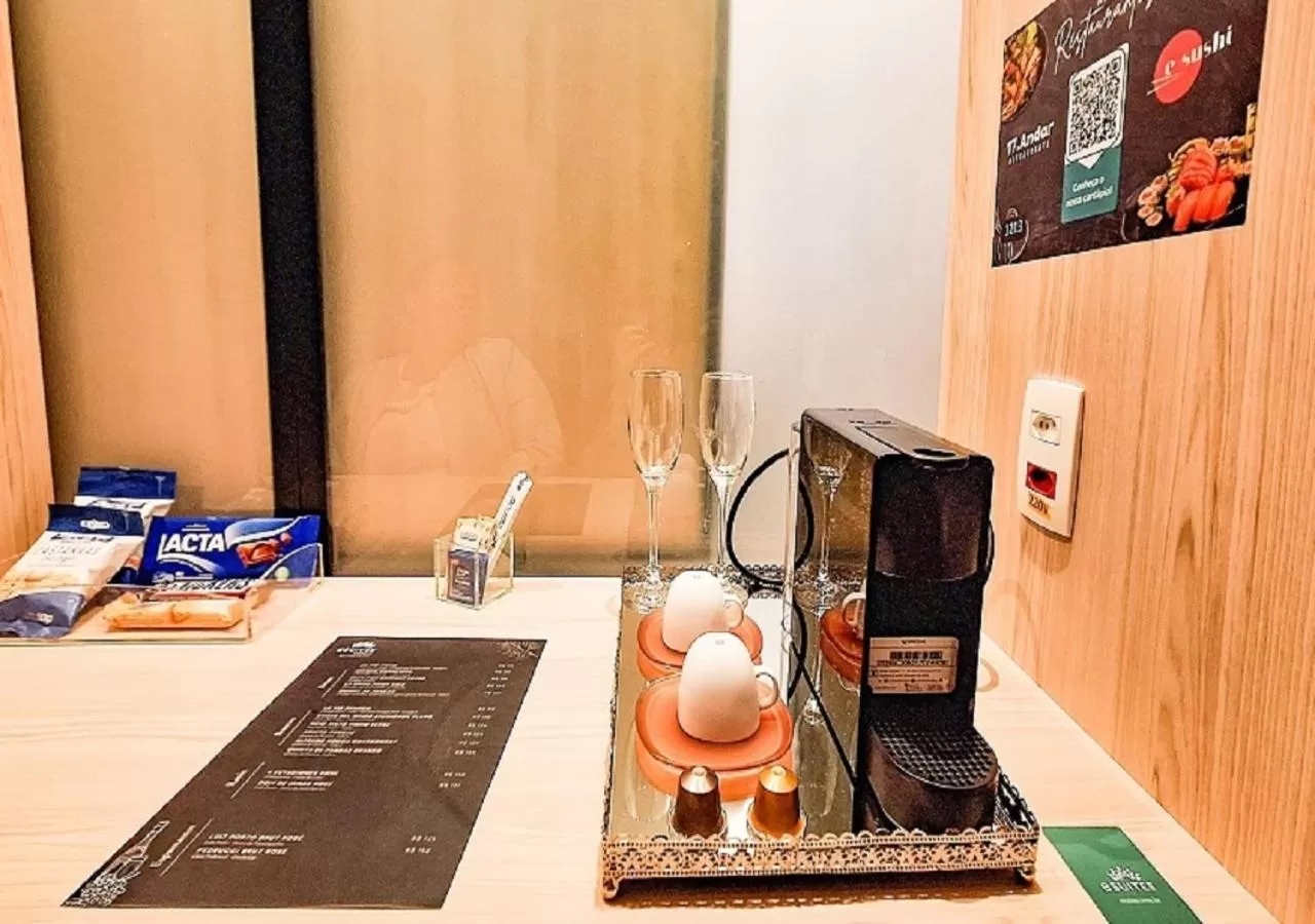 Coffee/tea facilities in eSuites Virgínia Luxemburgo