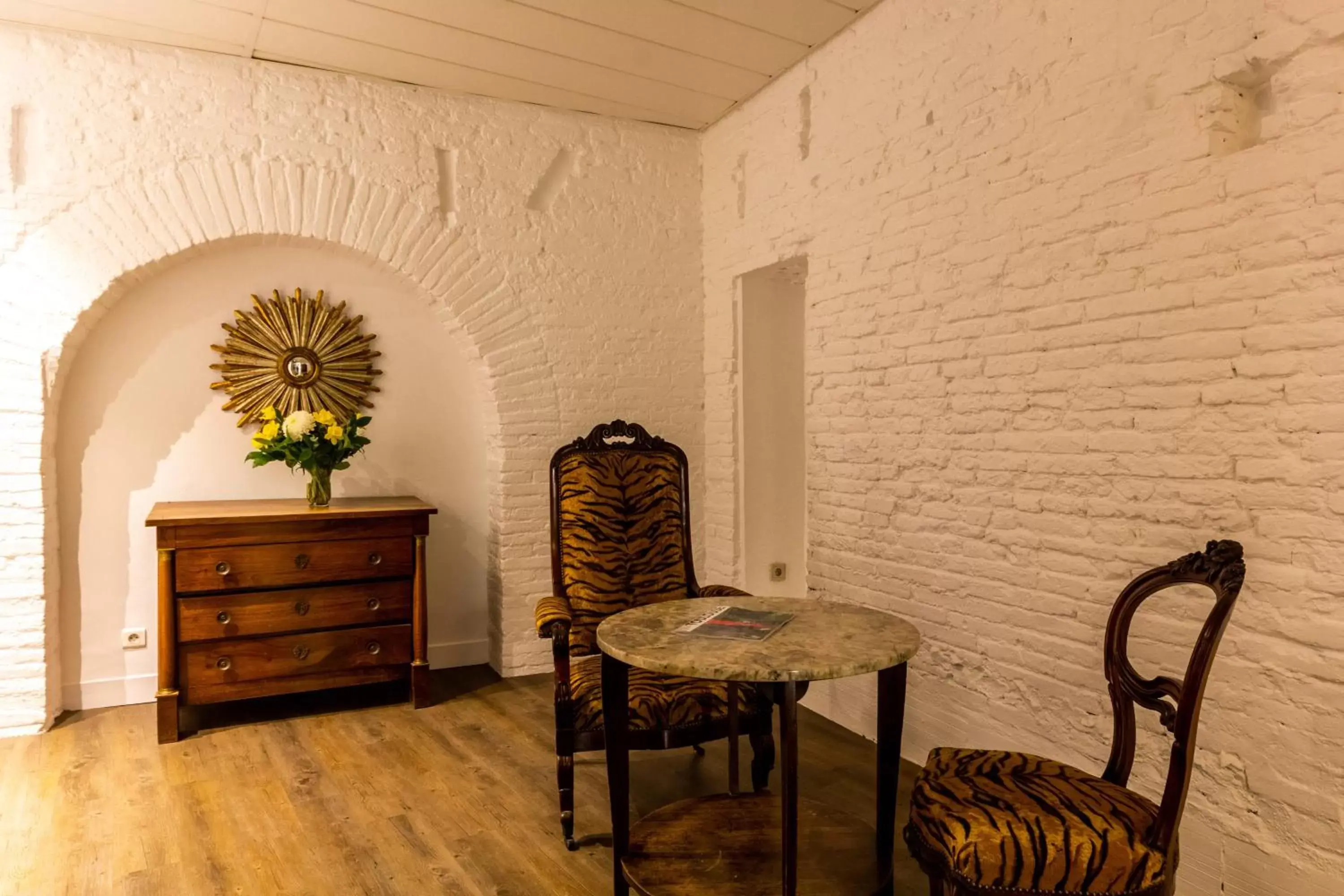 Living room, Seating Area in Hôtel de France