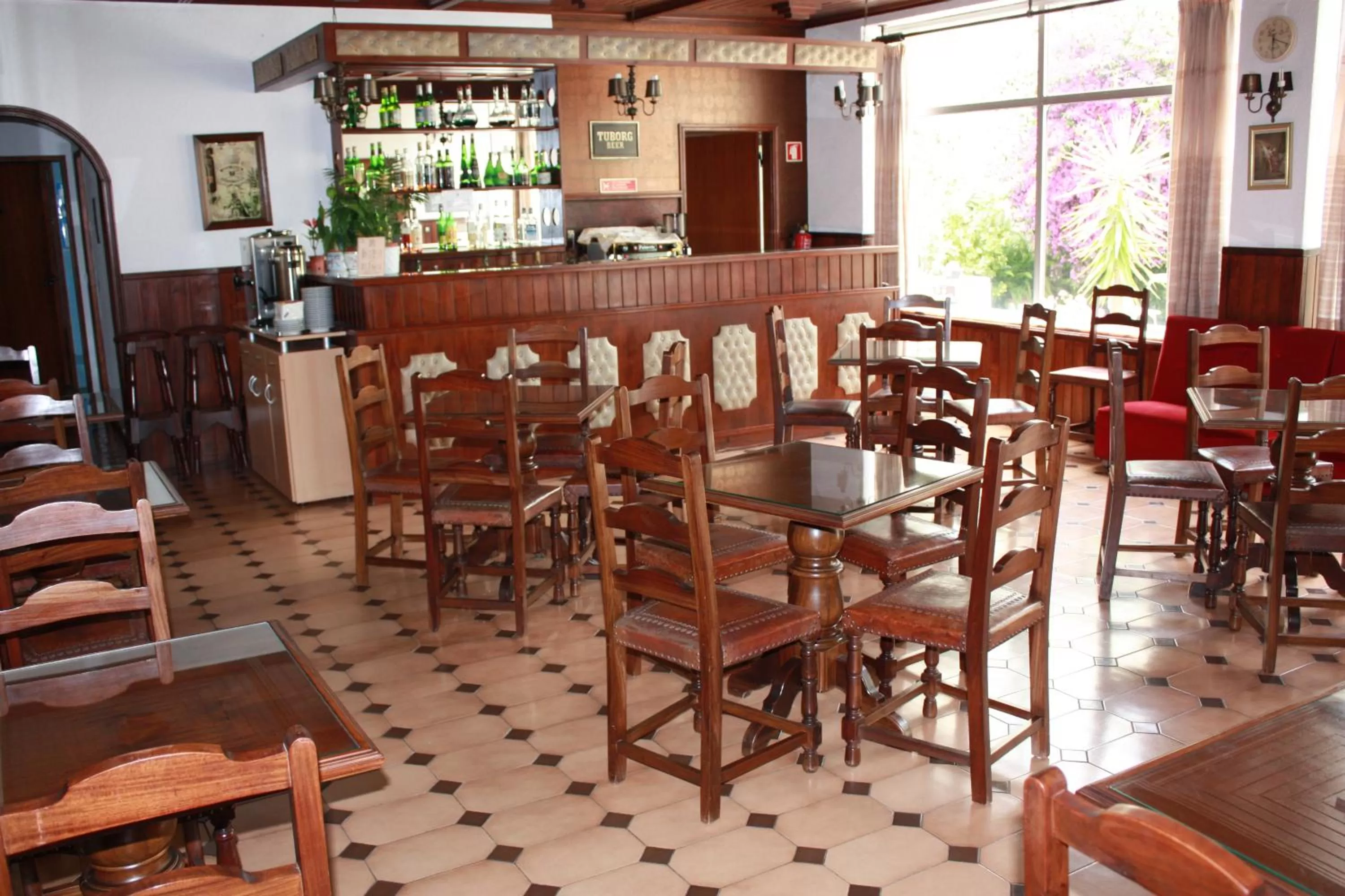 Restaurant/places to eat in Hotel Dona Leonor