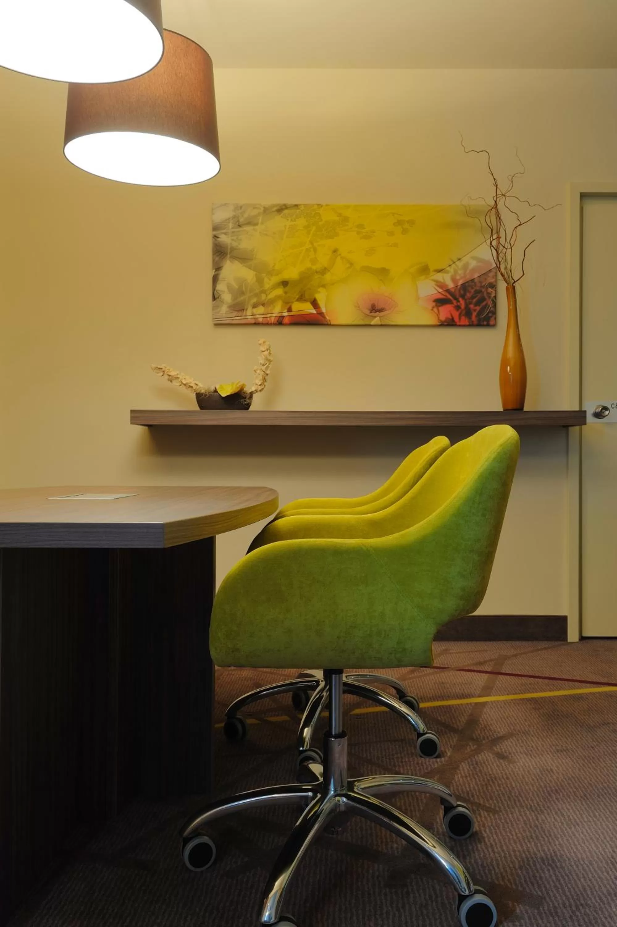 Seating area in Mercure Hotel Groningen Martiniplaza