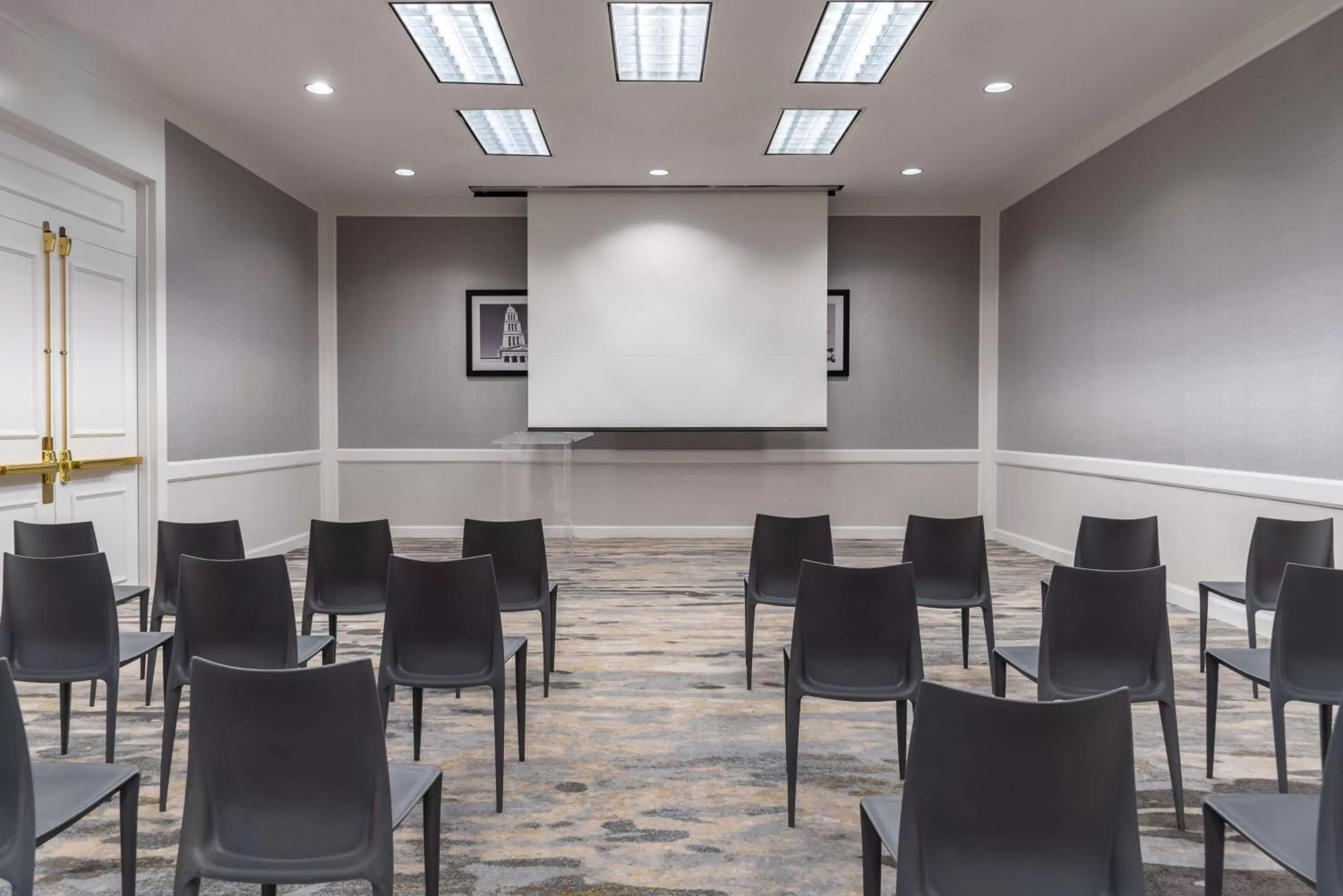 Meeting/conference room in Hilton Alexandria Mark Center