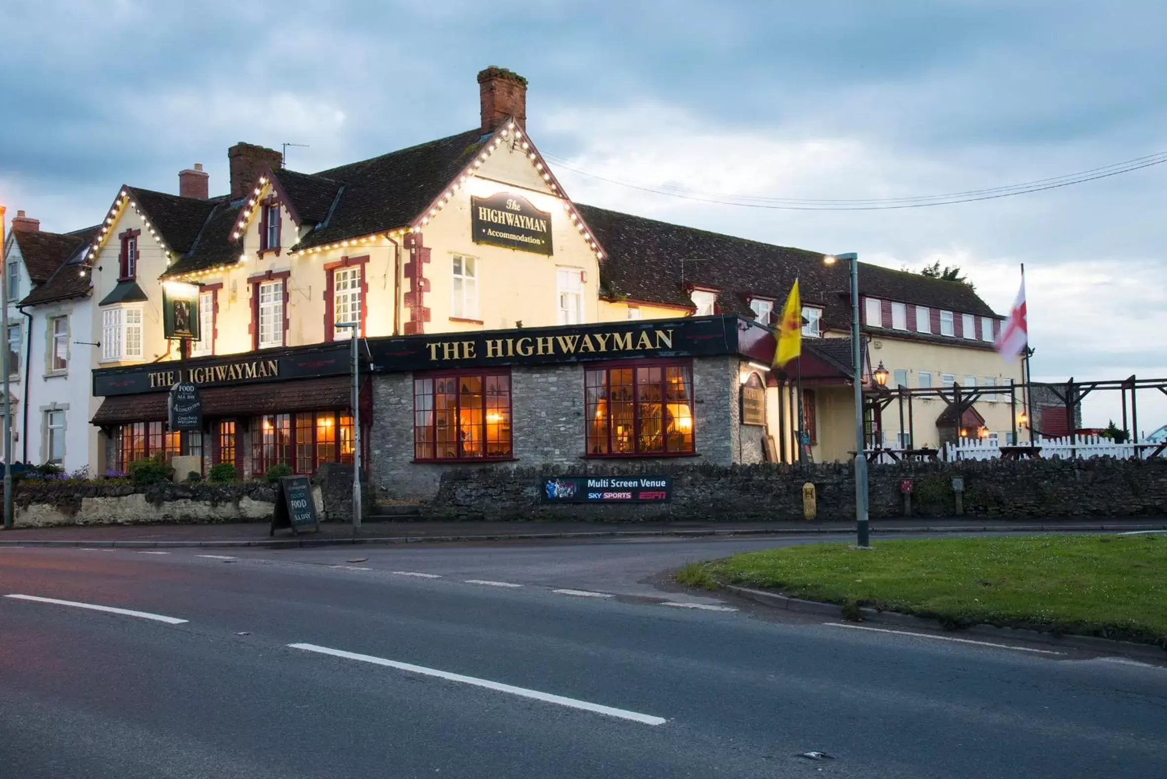 Facade/entrance, Property Building in The Highwayman Inn