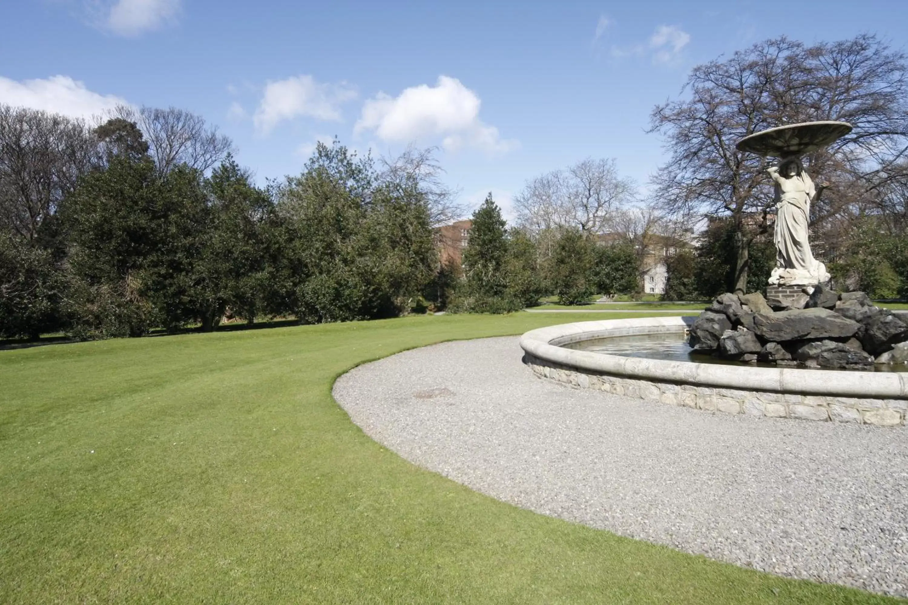 Garden in Stauntons on the Green Hotel