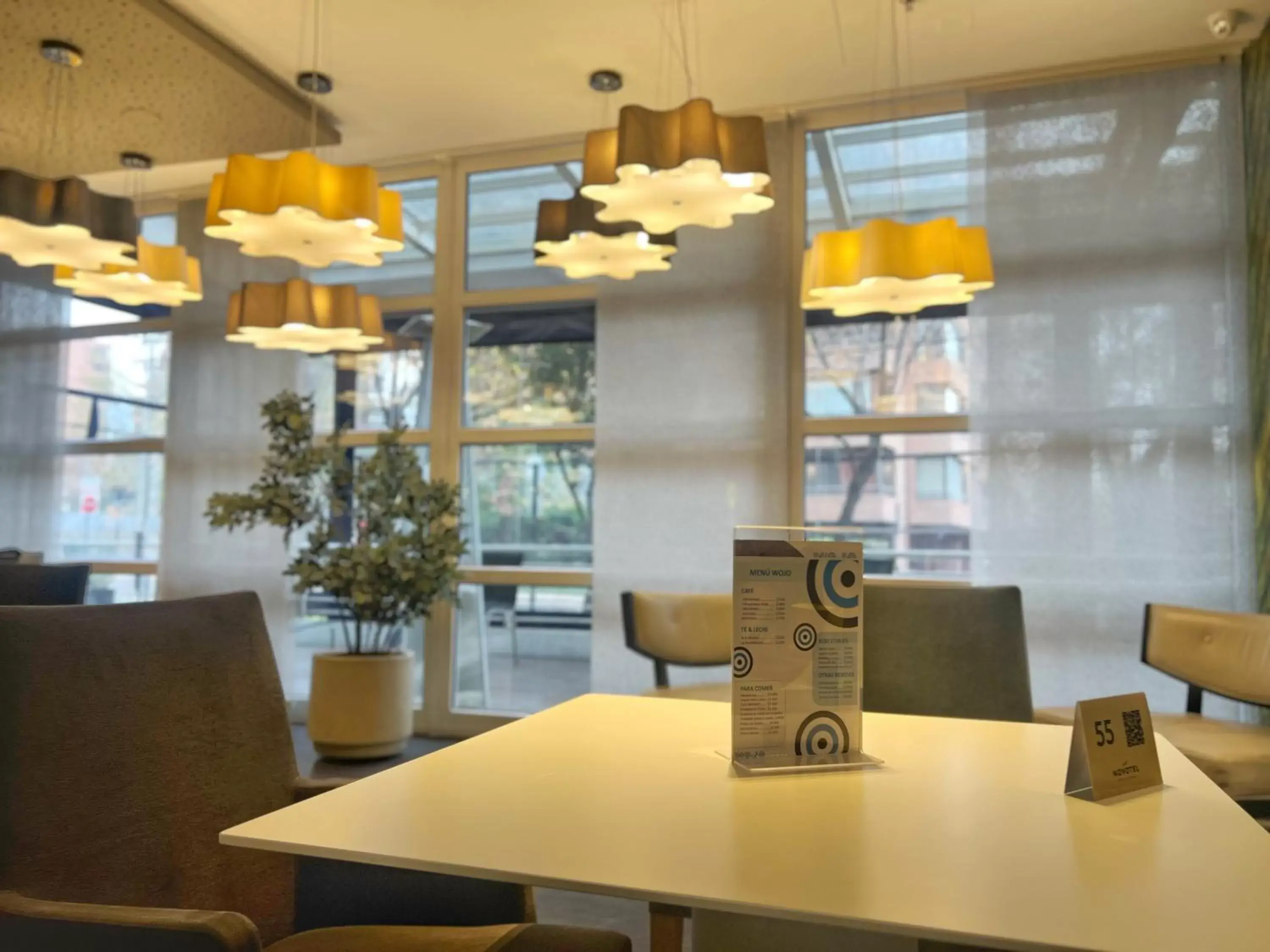 Seating area in Novotel Santiago Vitacura