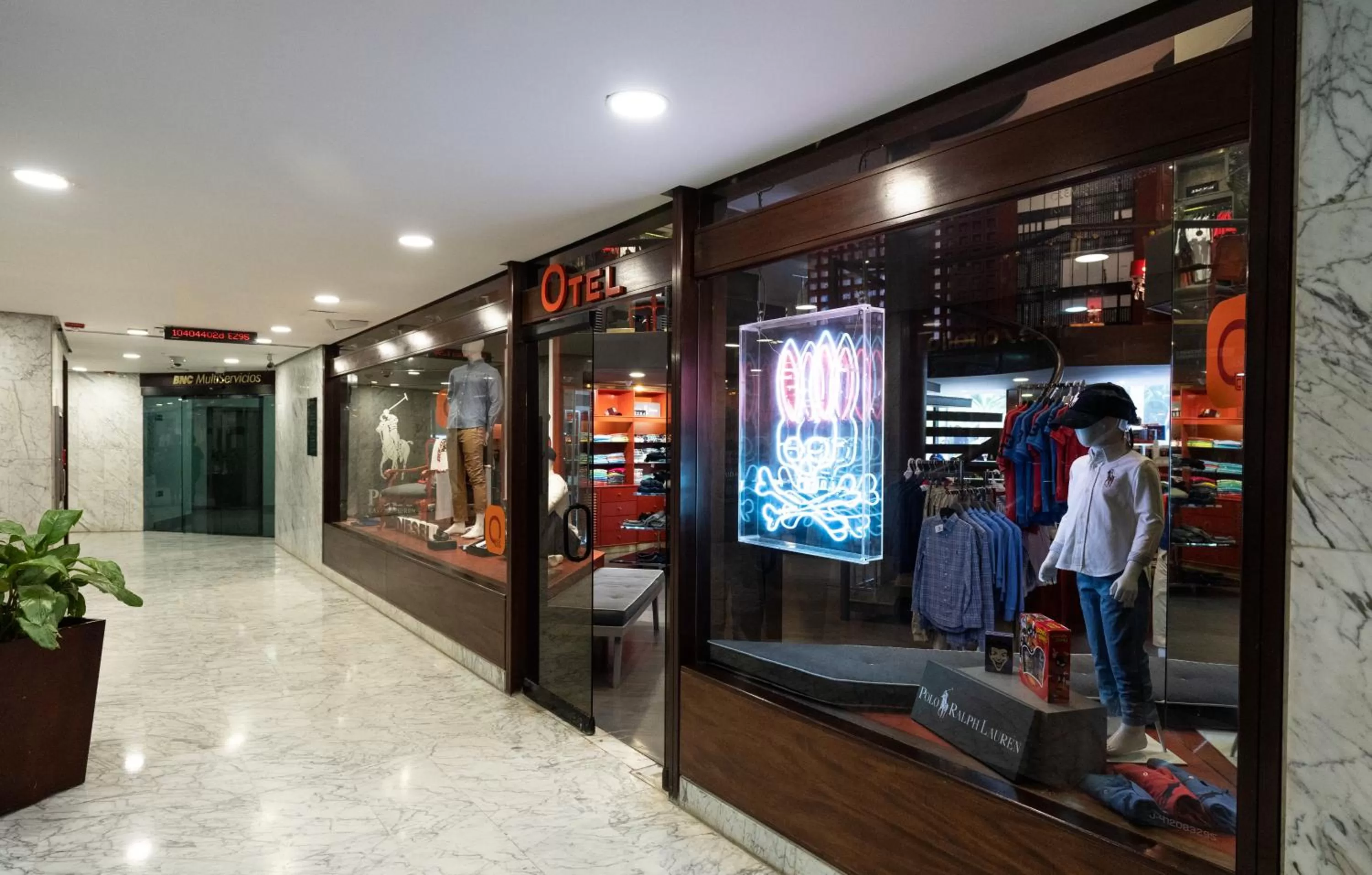 Shopping Area in Eurobuilding Hotel & Suites Caracas