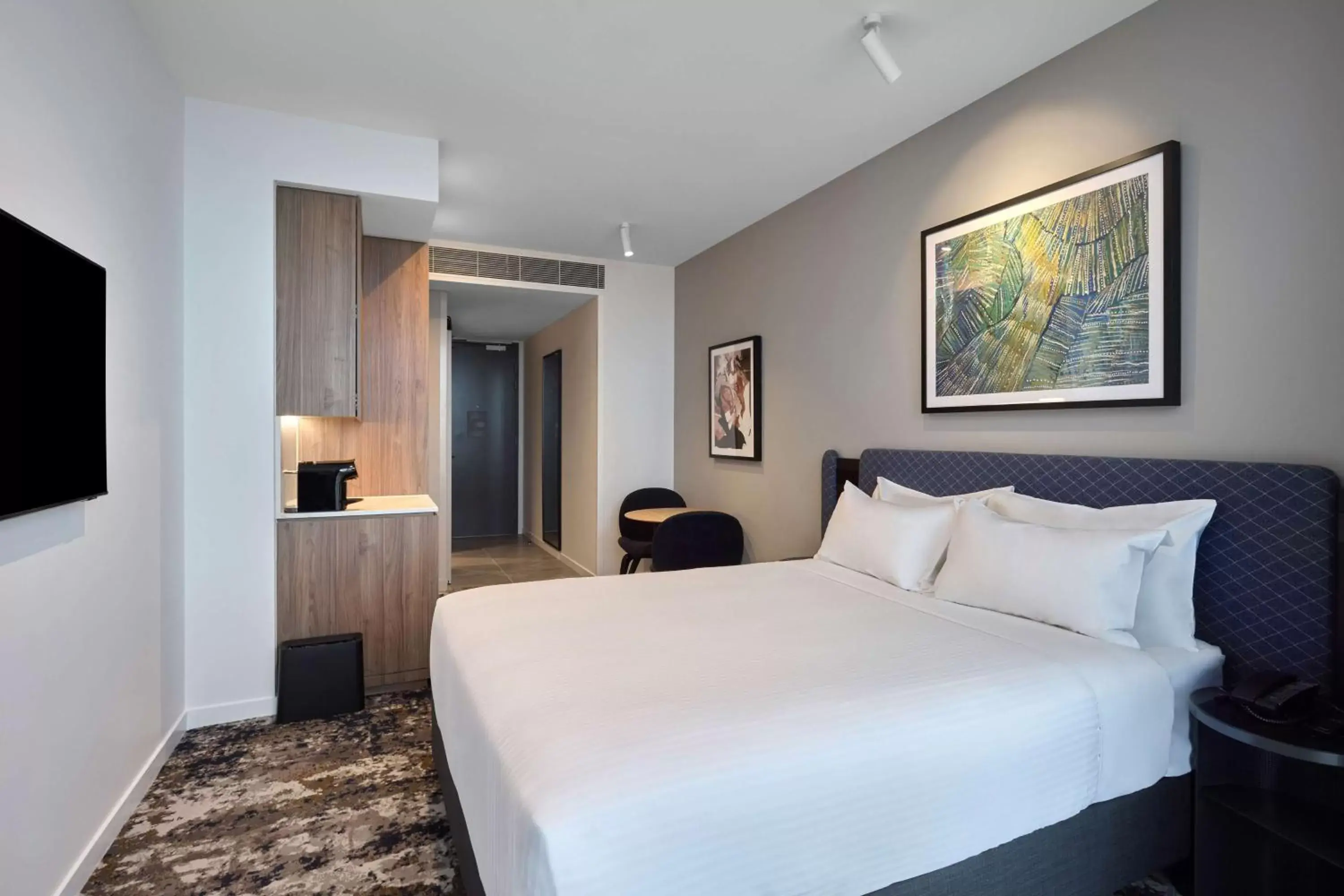 Photo of the whole room, Bed in Adina Apartment Hotel Melbourne, Pentridge