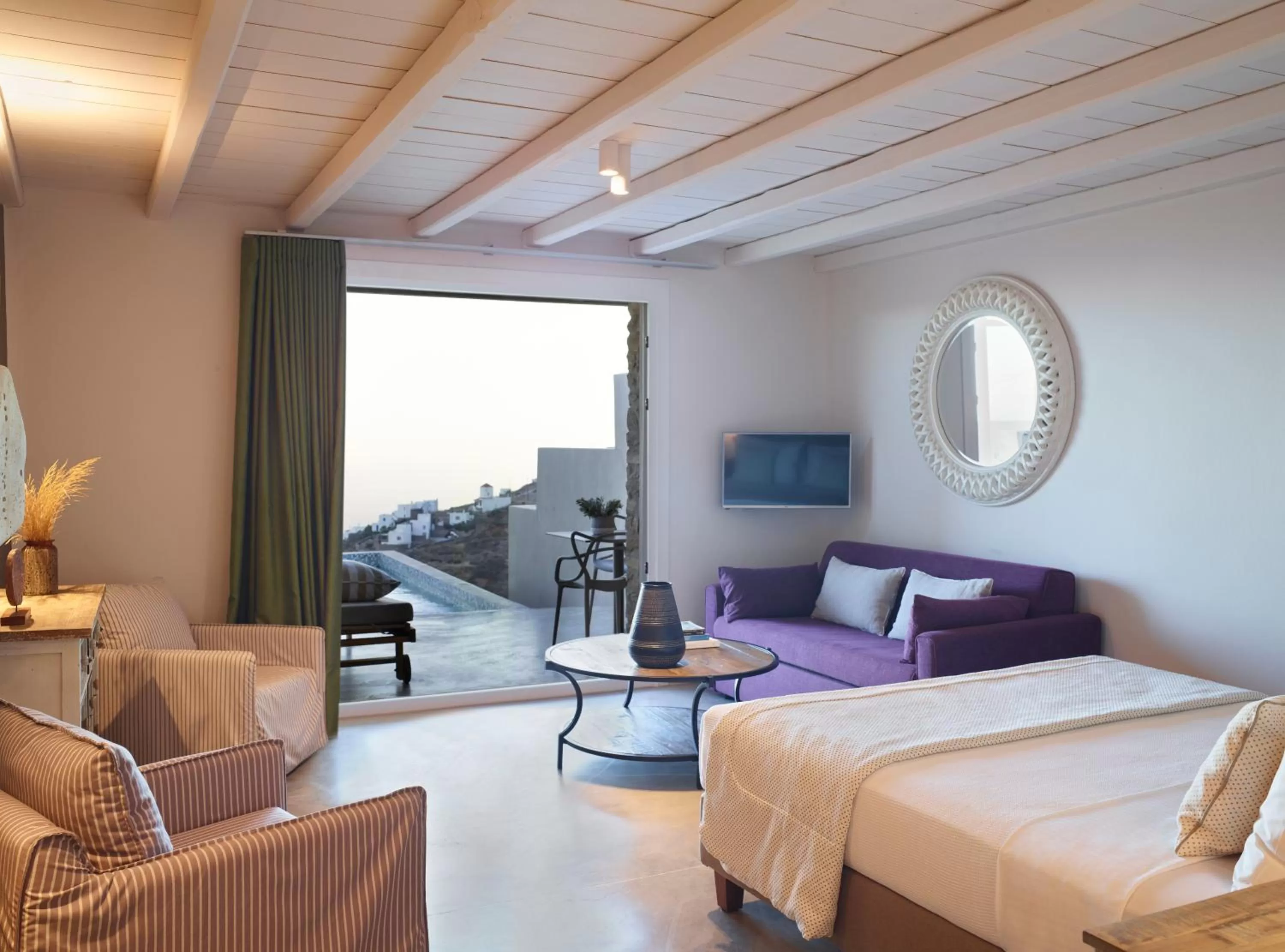 TV and multimedia, Bed in Aeolis Tinos Suites