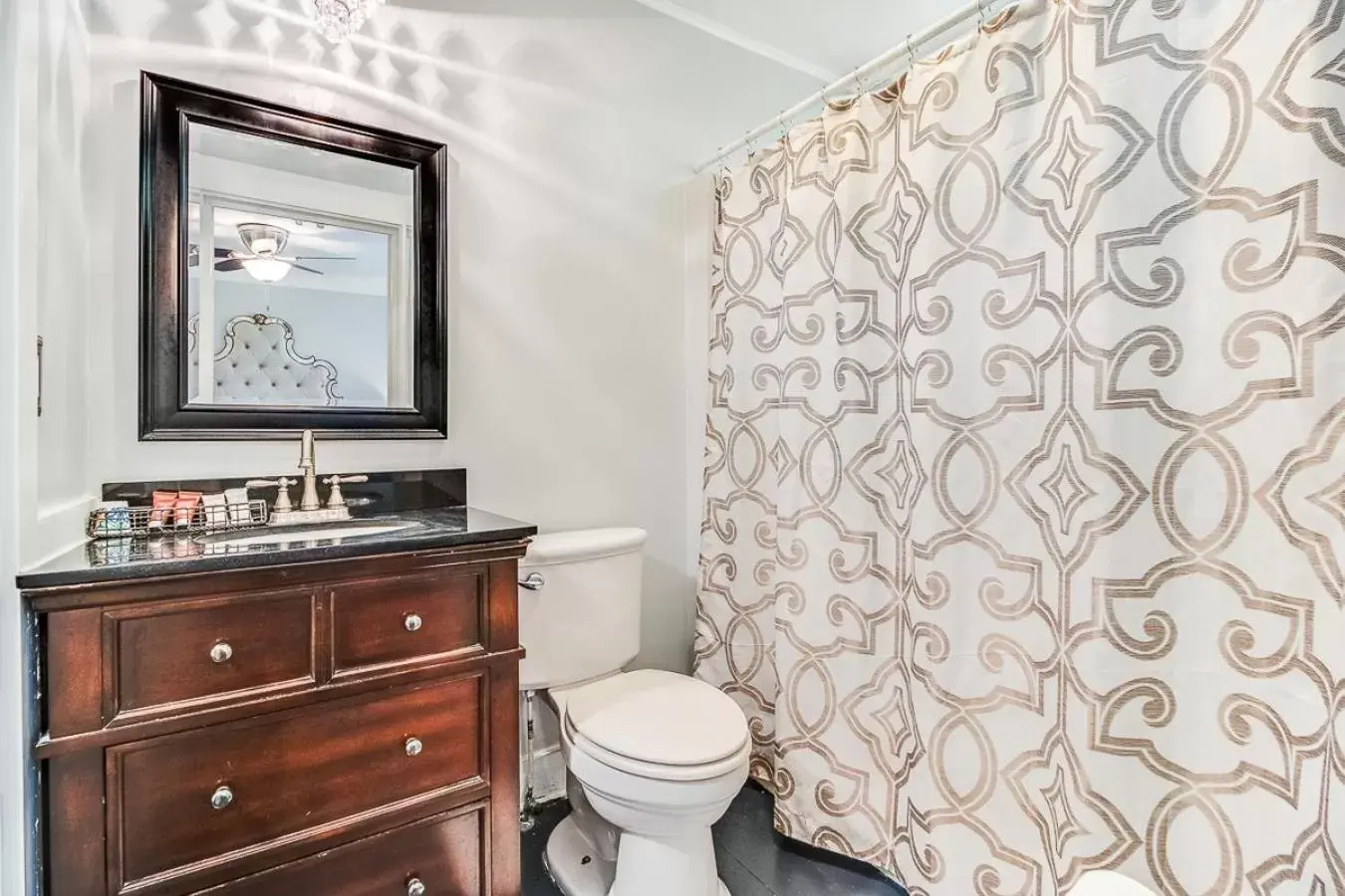 Bathroom in T'Frere's Bed & Breakfast