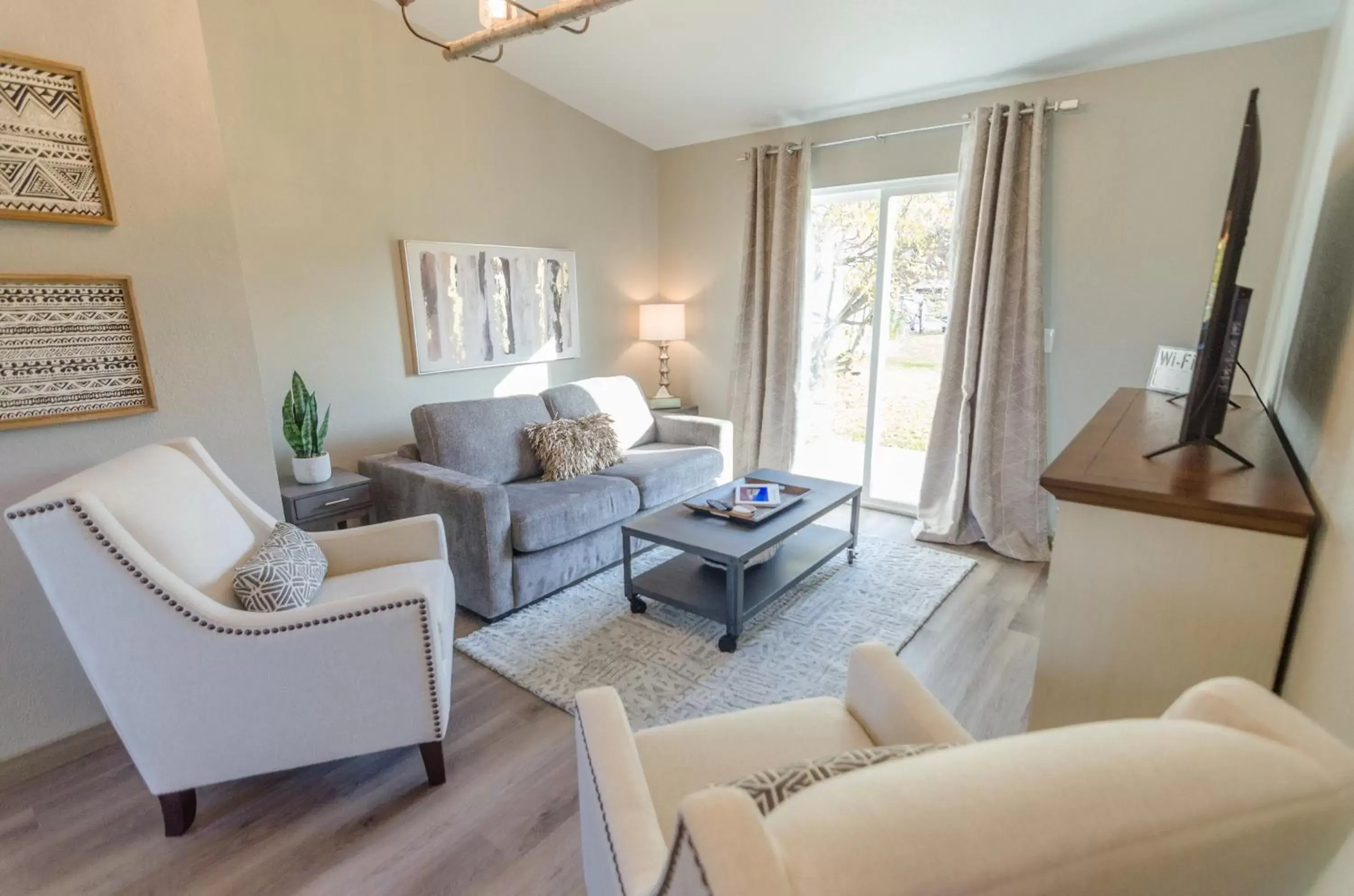 Living room, Seating Area in Colony Suites