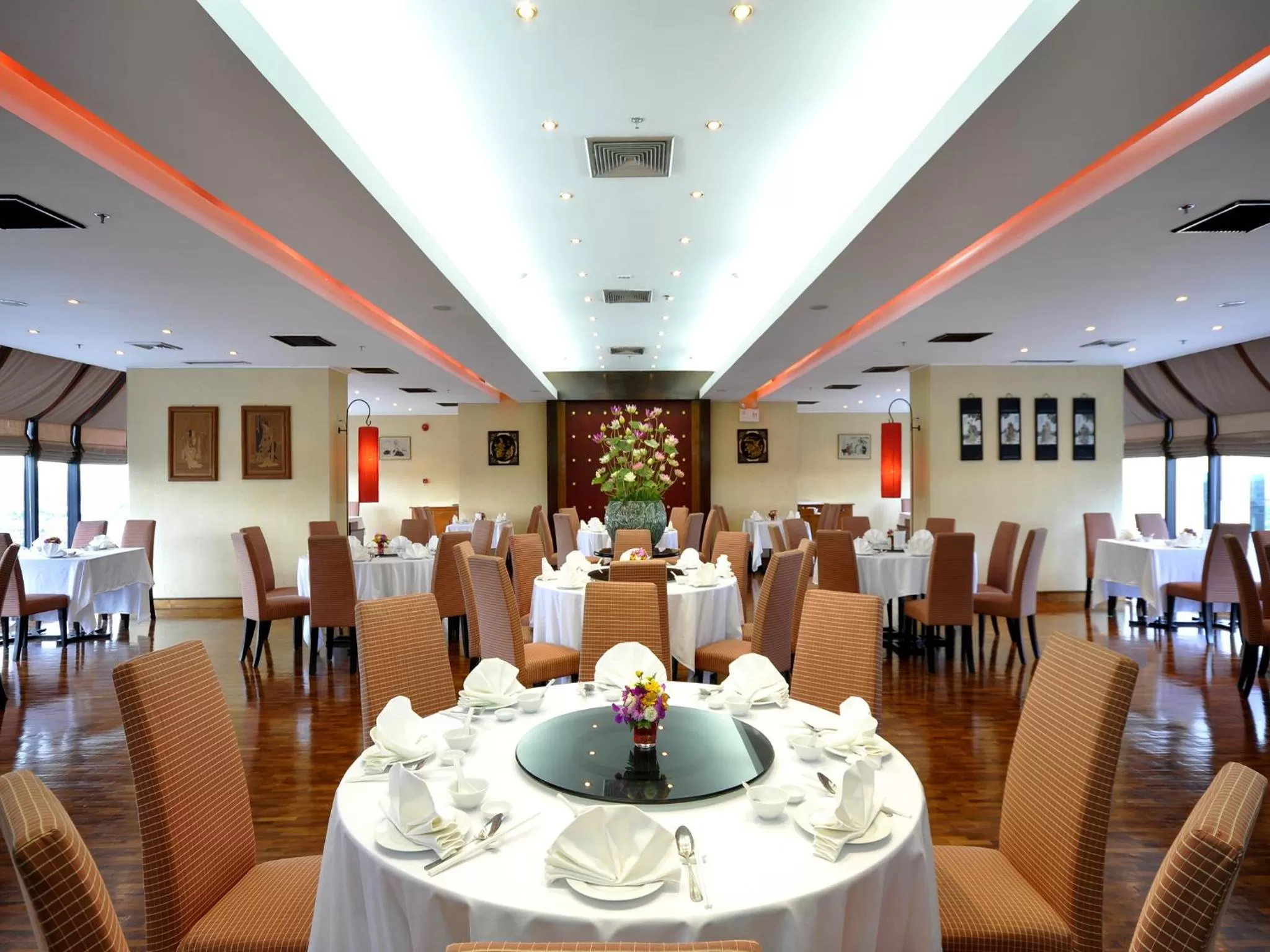 Restaurant/places to eat in Duangtawan Hotel Chiang Mai