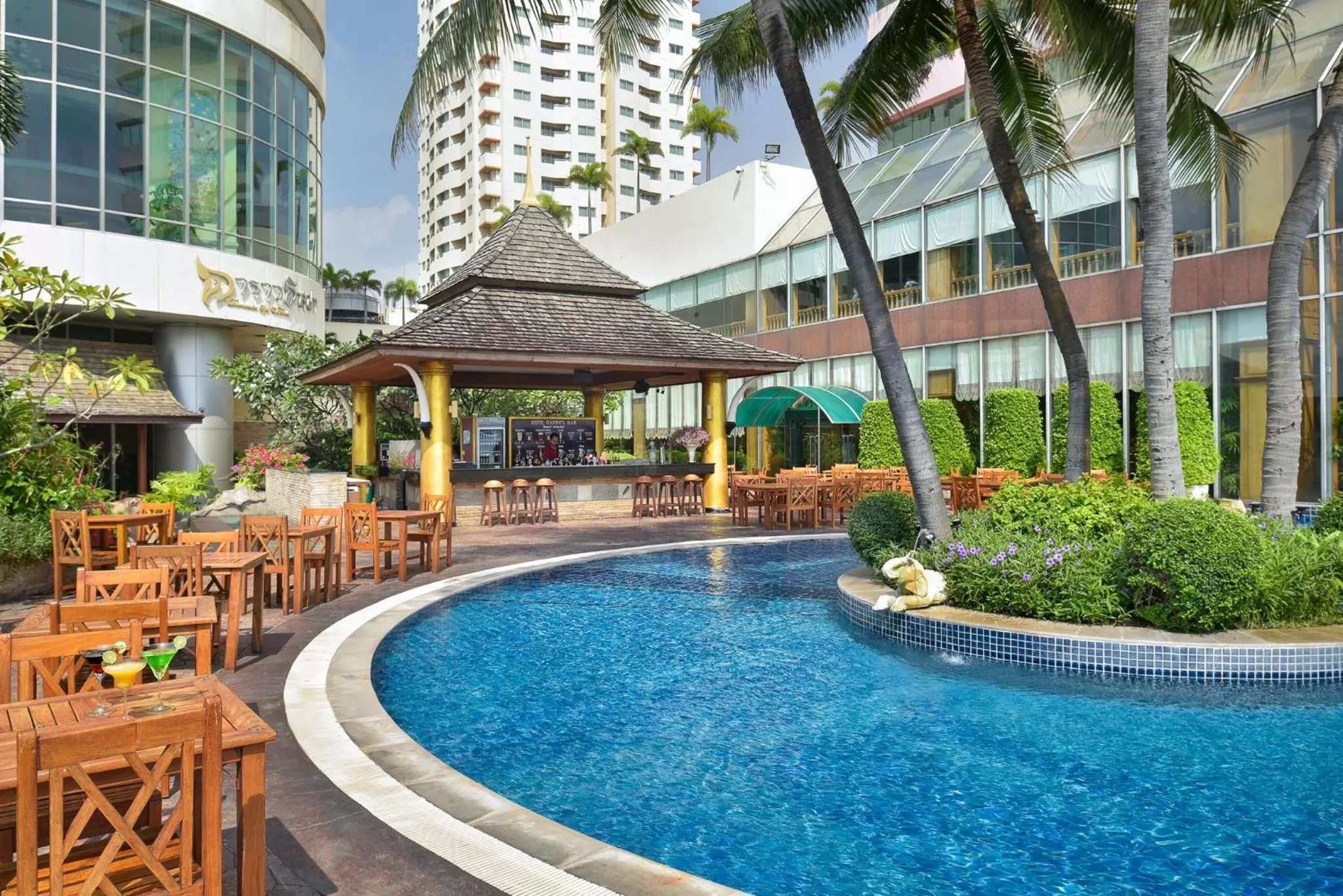 Swimming pool in Prince Palace Hotel Bangkok