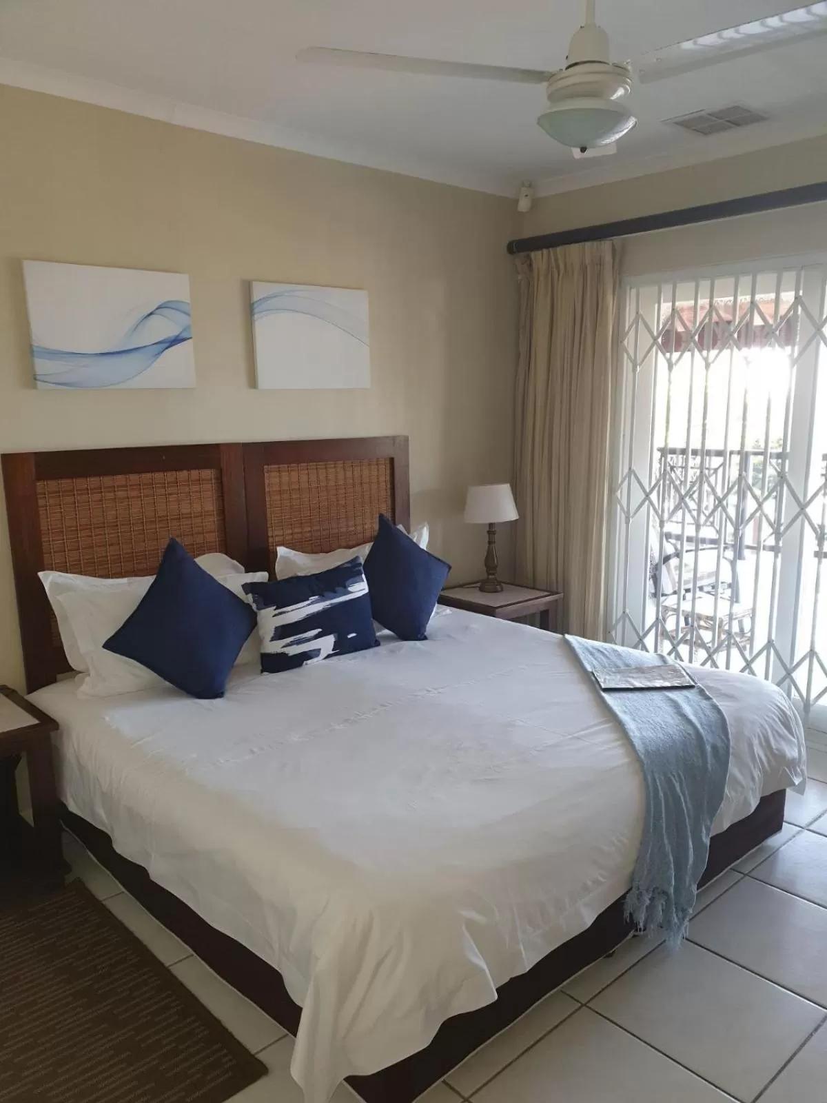 Bed in Ingwe Manor Guesthouse