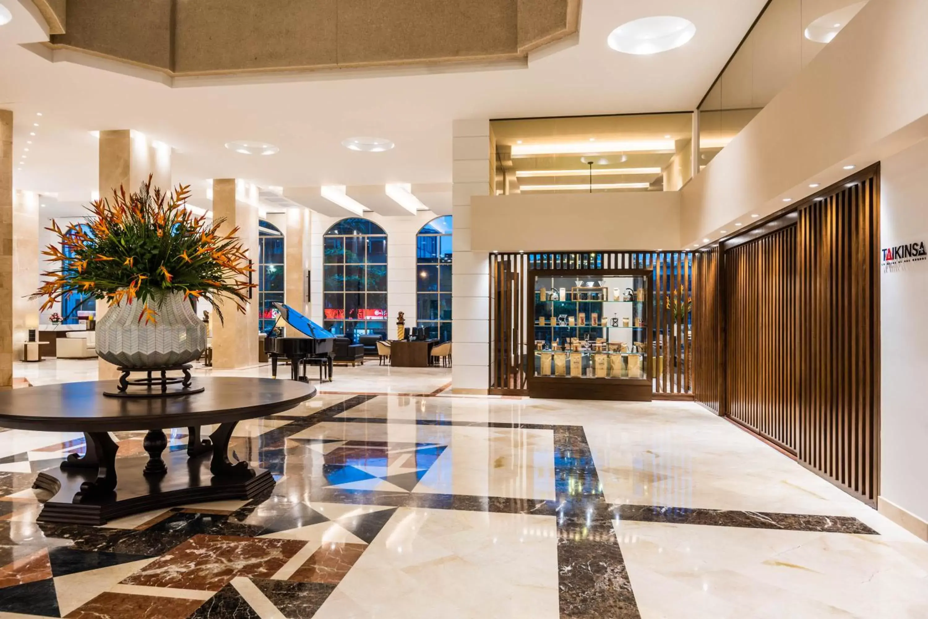 Lounge or bar in Hotel Dann Carlton Bucaramanga Lounge or bar in Hotel Dann Carlton Bucaramanga