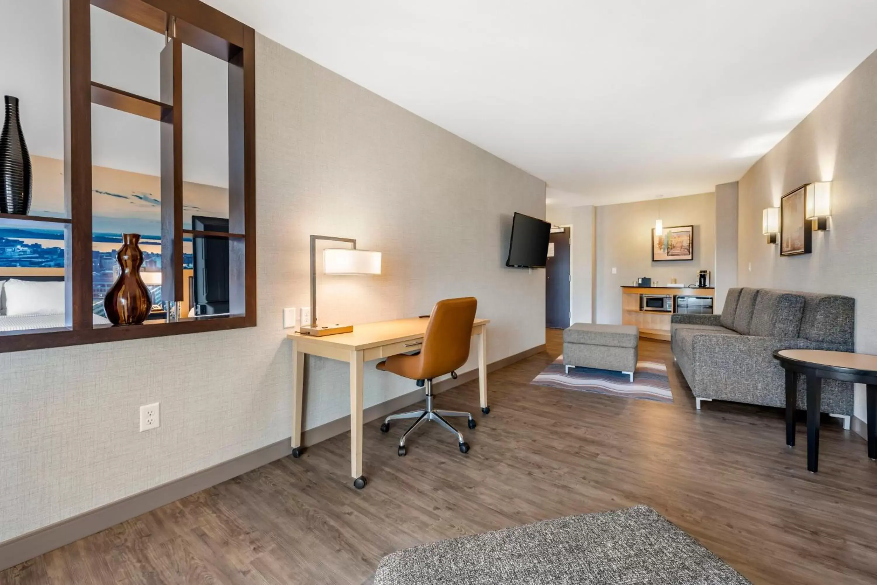 Living room, Seating Area in Cambria Hotel Madison East