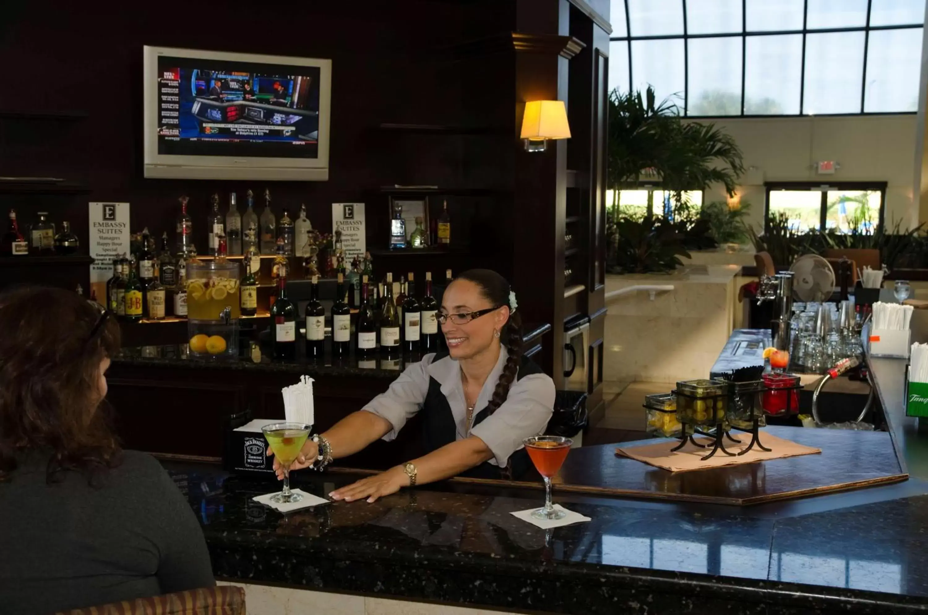 Lounge or bar in Embassy Suites by Hilton West Palm Beach Central
