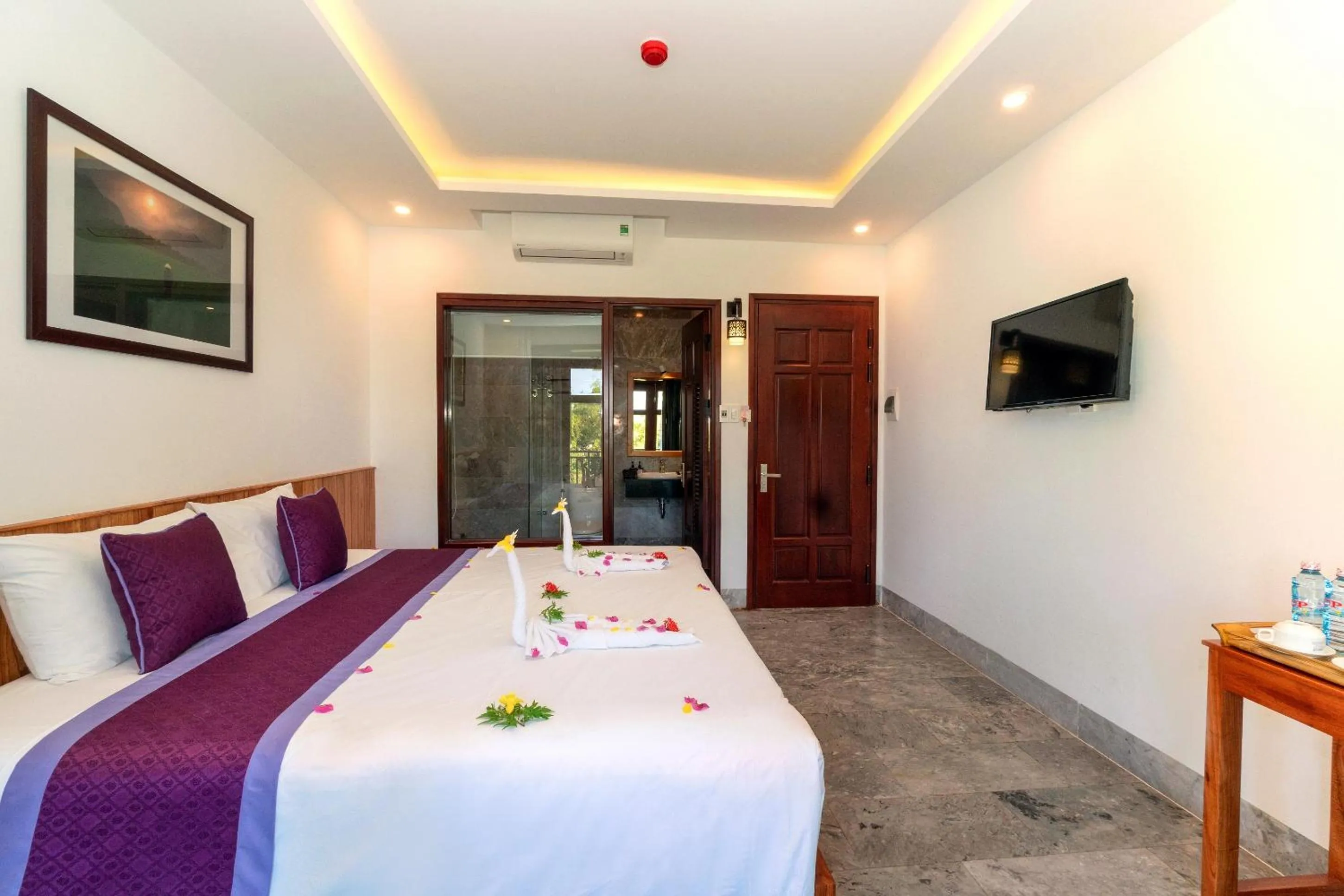 Communal lounge/ TV room, Bed in Lama Villa Hoi An