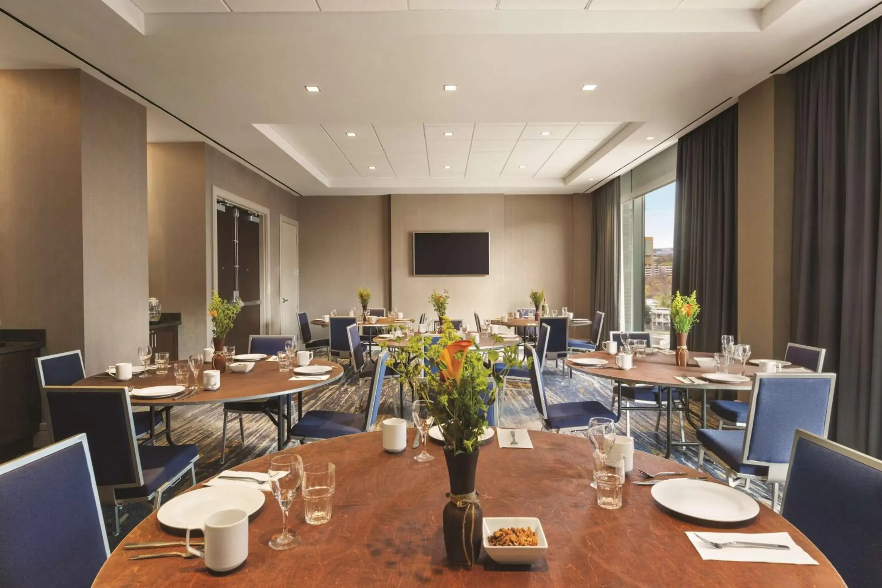 Meeting/conference room, Restaurant/Places to Eat in Homewood Suites by Hilton Washington DC Capitol-Navy Yard