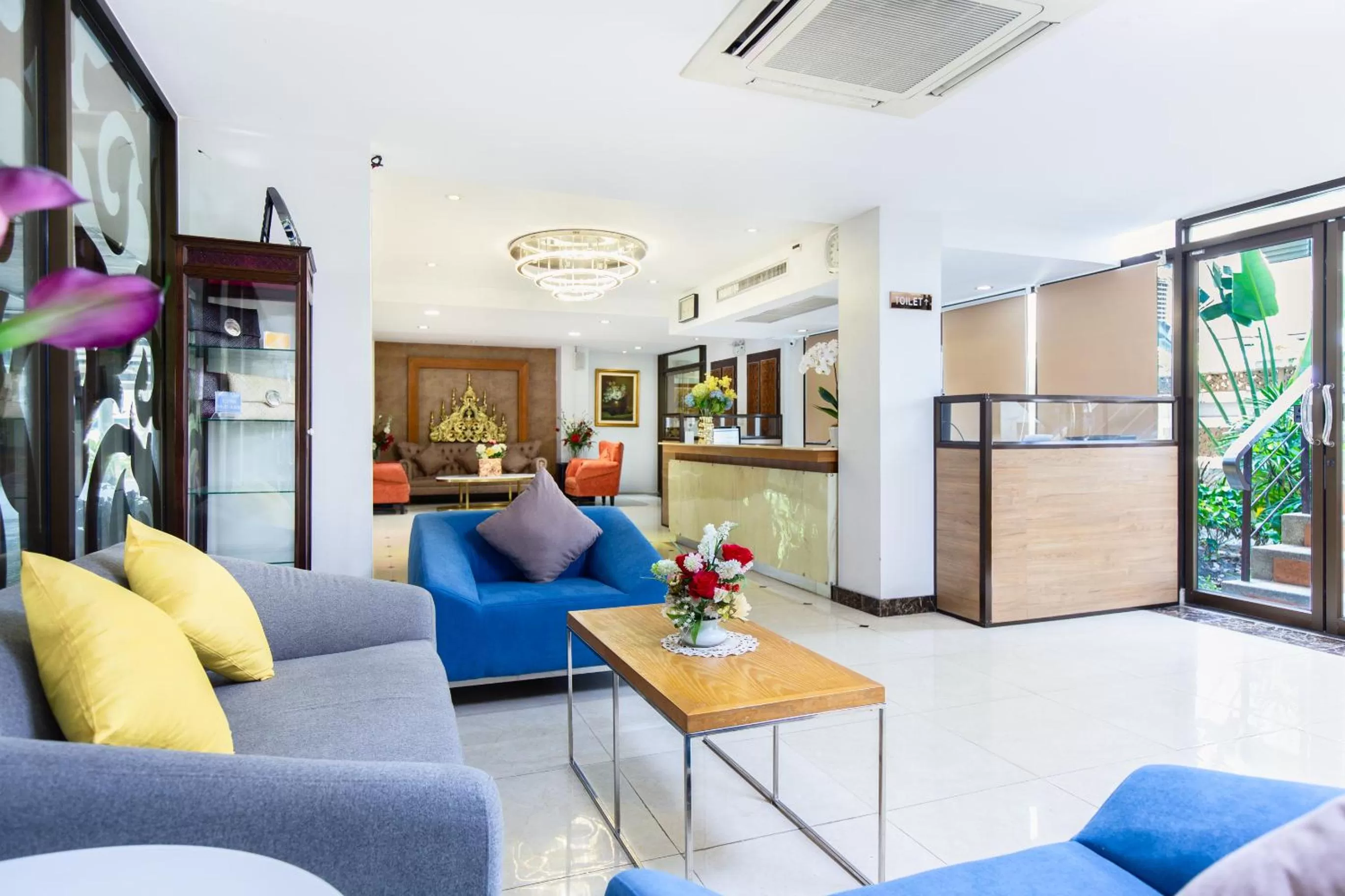 Lobby or reception in Lasalle Suites Hotel & Residence