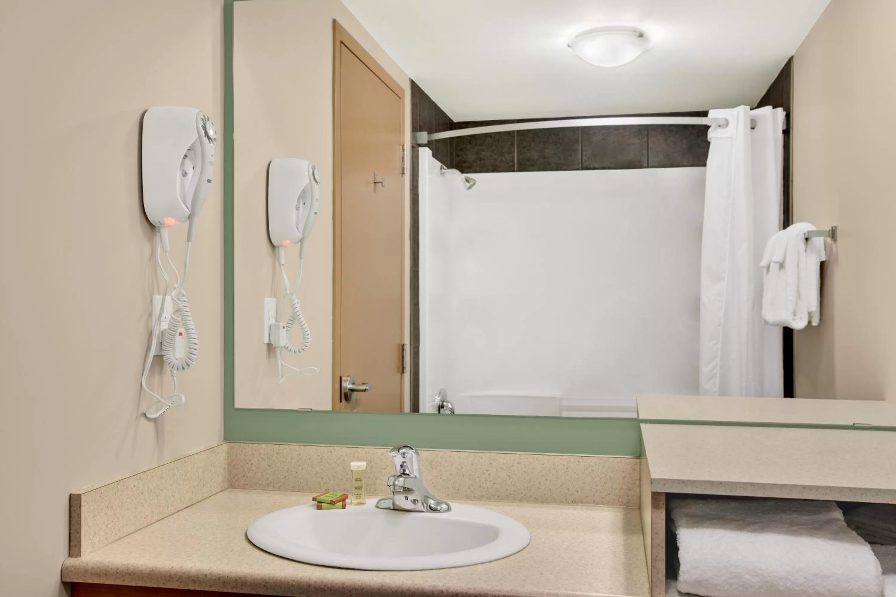 Bathroom in Super 8 by Wyndham Red Lake ON