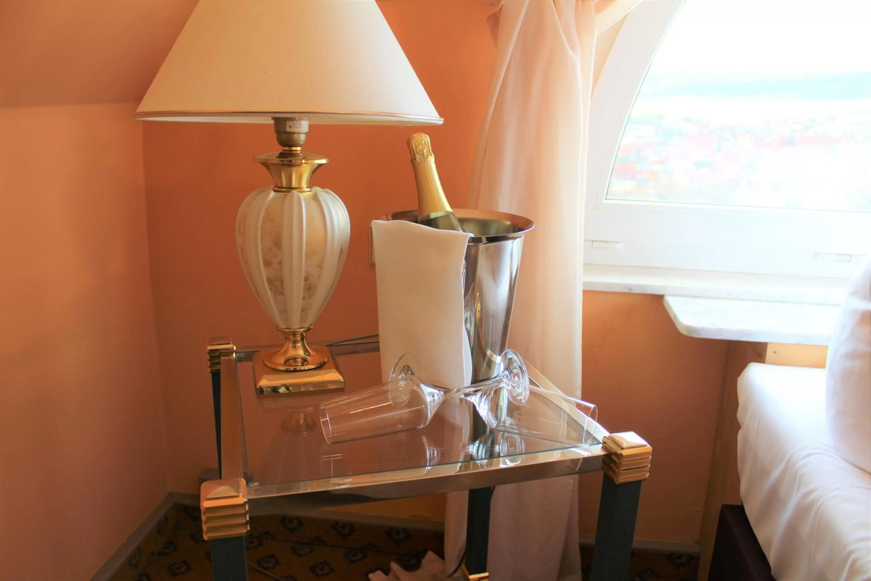 Drinks, Bed in Hotel Residenz Bad Frankenhausen