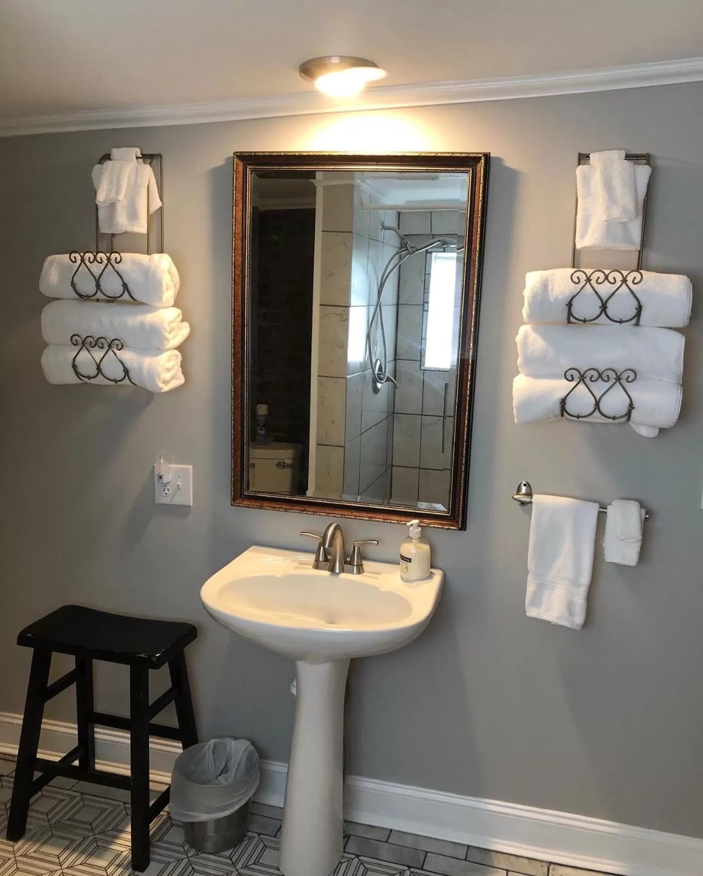 Bathroom in Belmont Inn