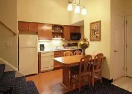 Kitchen or kitchenette, Kitchen/Kitchenette in Hawthorn Suites - Fort Wayne