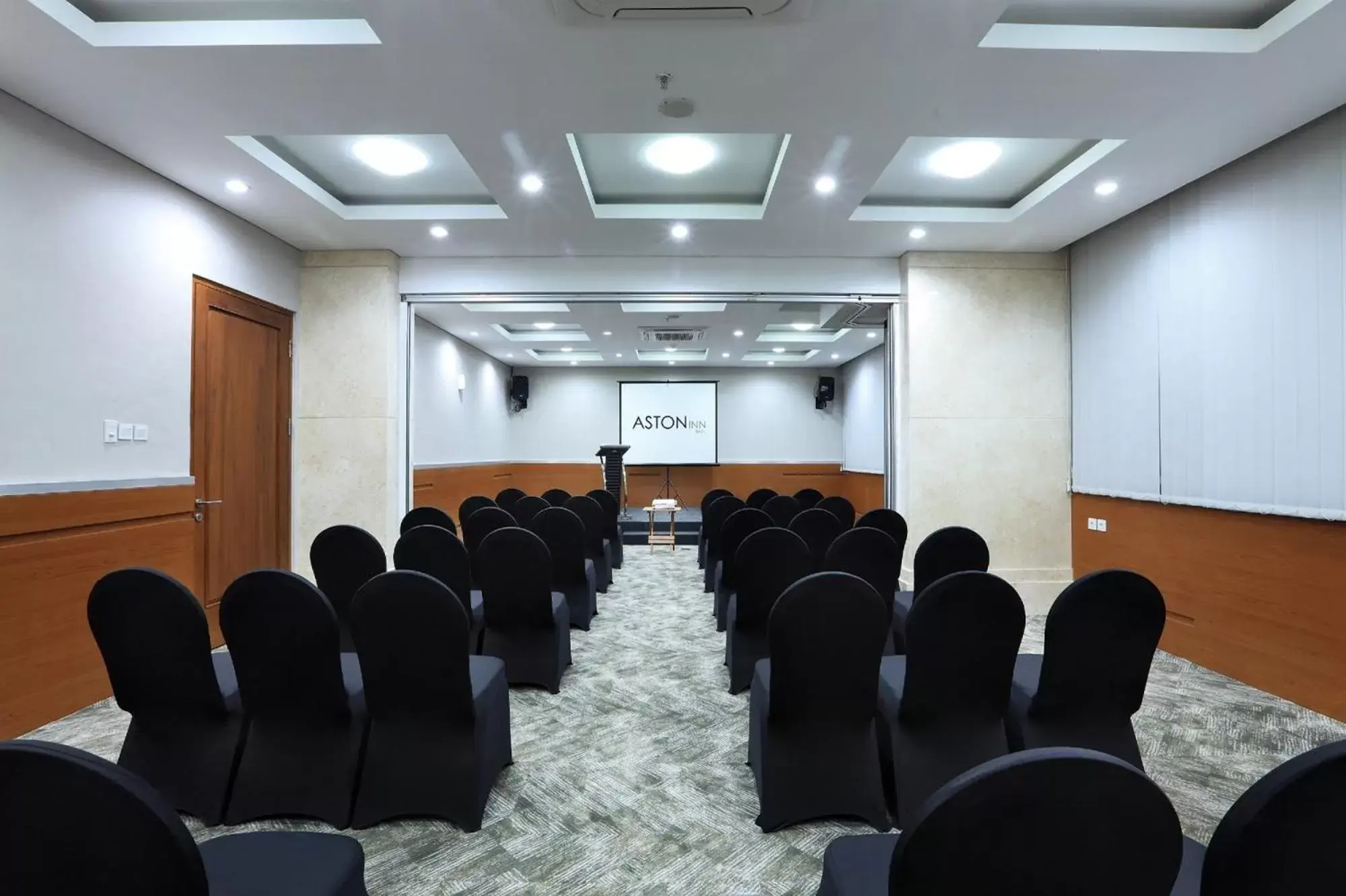 Meeting/conference room in ASTON Inn Batu