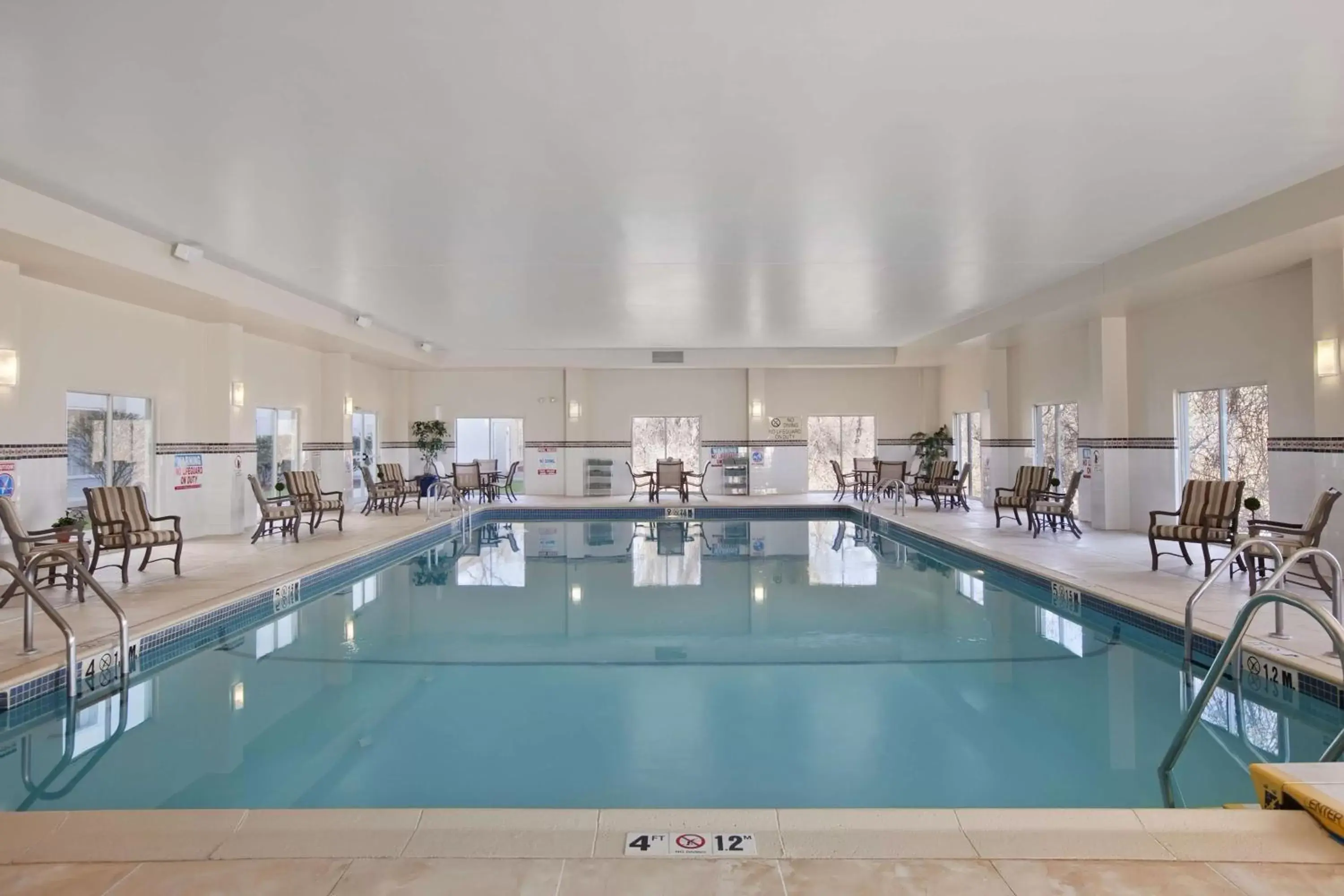 Pool view, Swimming Pool in Hilton Garden Inn Boston-Burlington