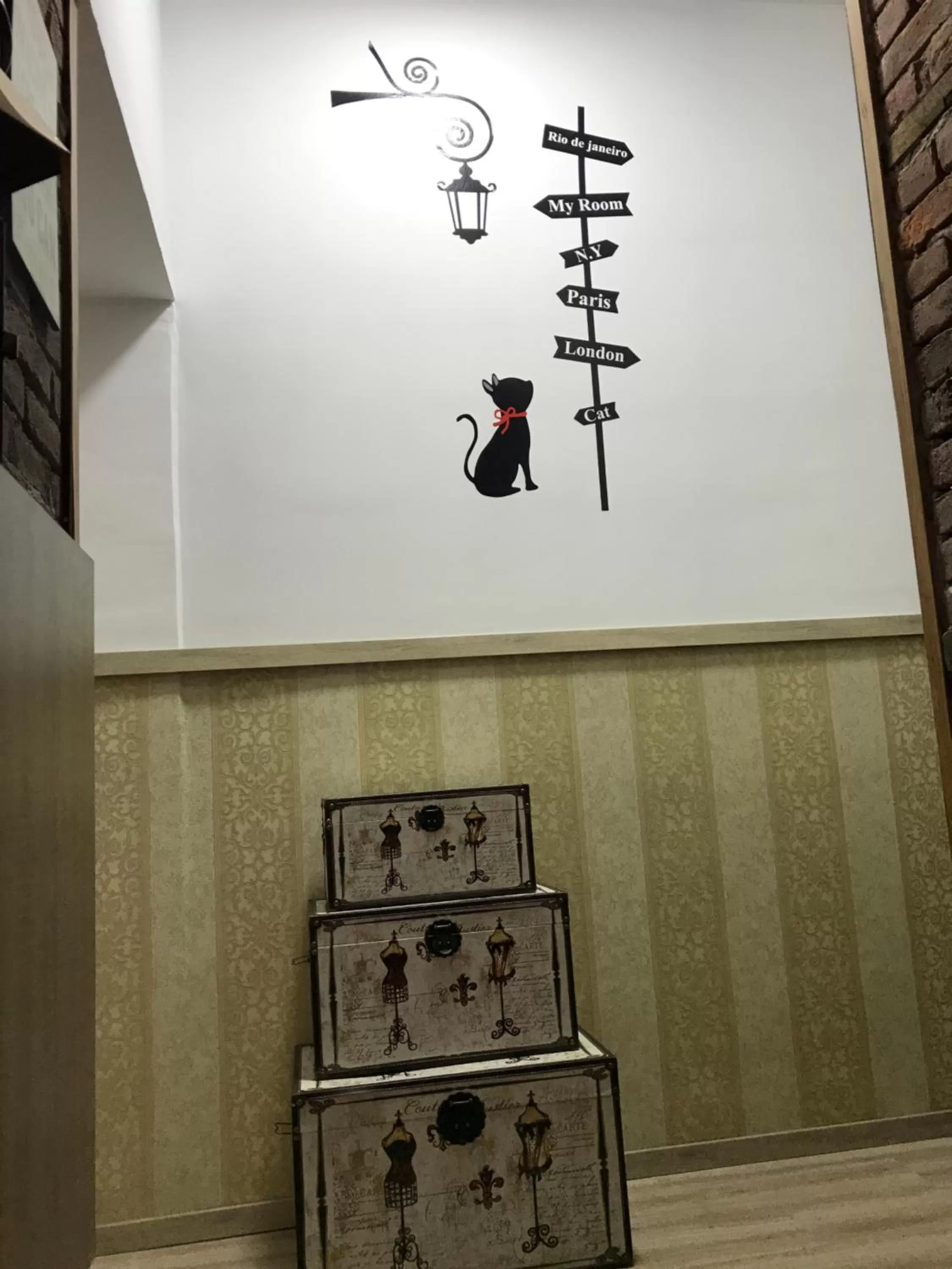 Decorative detail in Villa Nina Hotel & Lounge bar