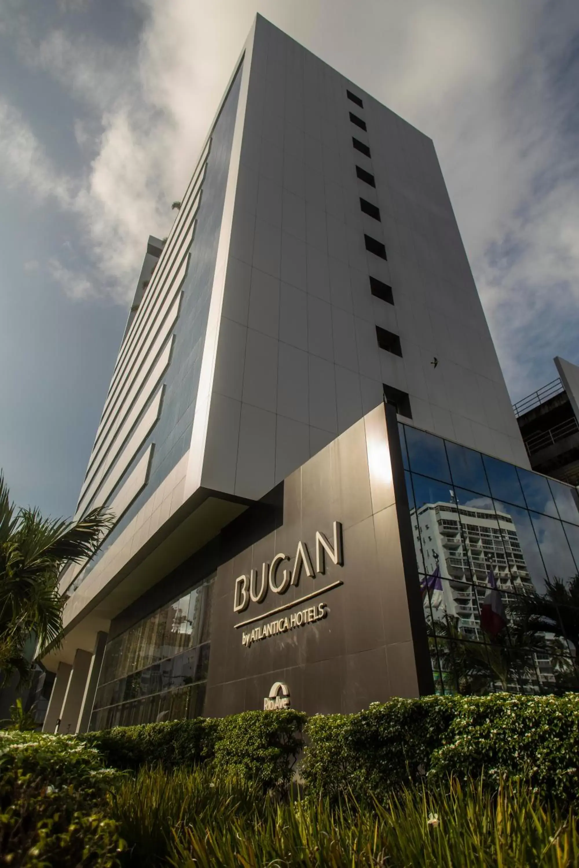 Property Building in Bugan Recife Boa Viagem Hotel - by Atlantica